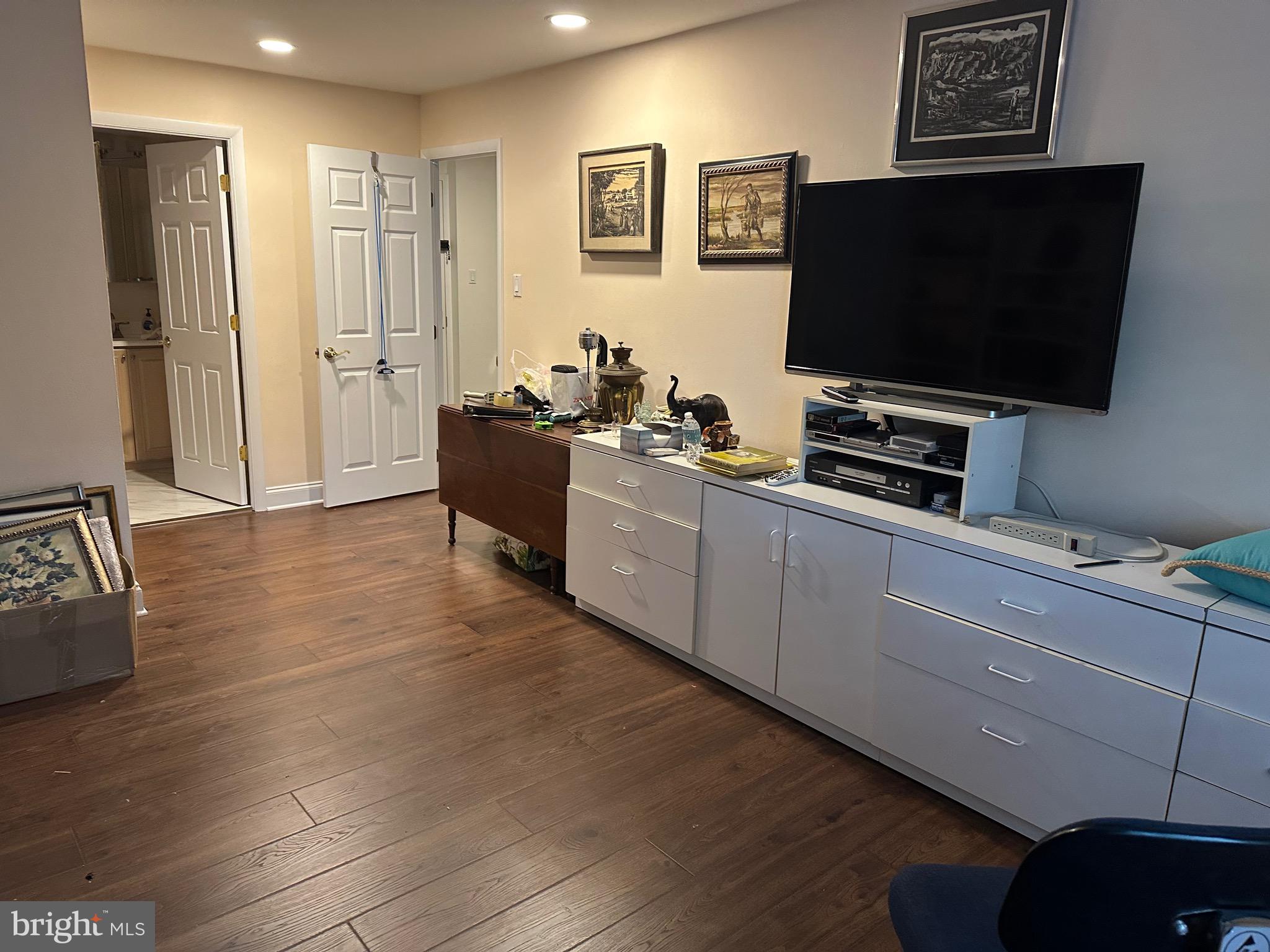 OAK HILL - Residential Lease