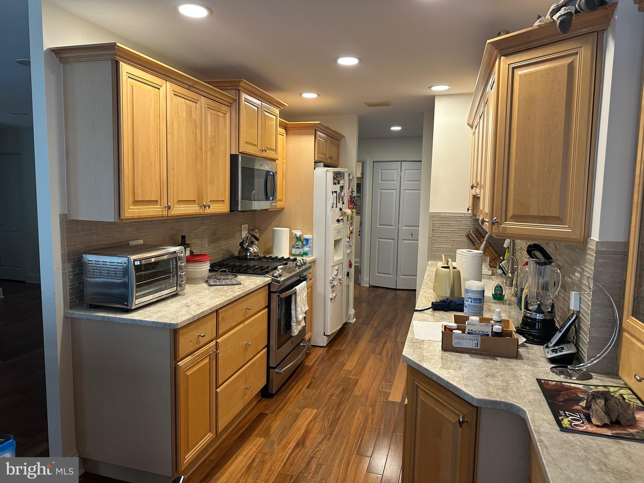 OAK HILL - Residential Lease