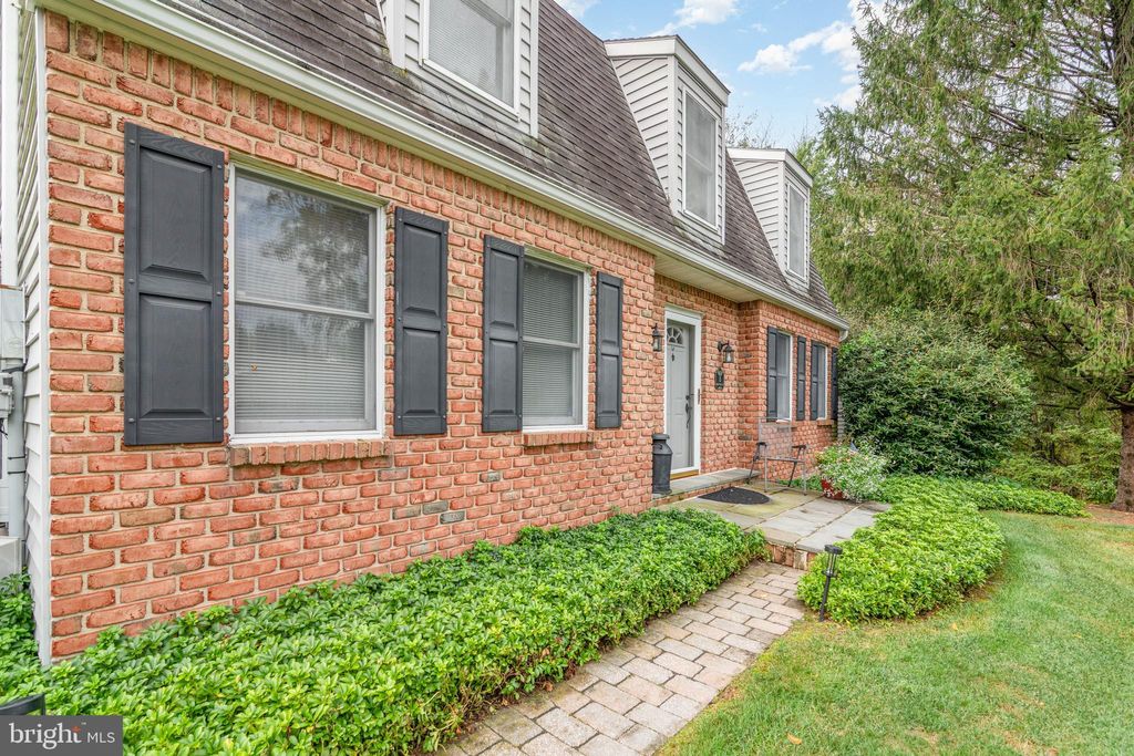 Photo of 15 Bonnywick Drive, HARRISBURG, PA 17111 (MLS # PADA2056362)