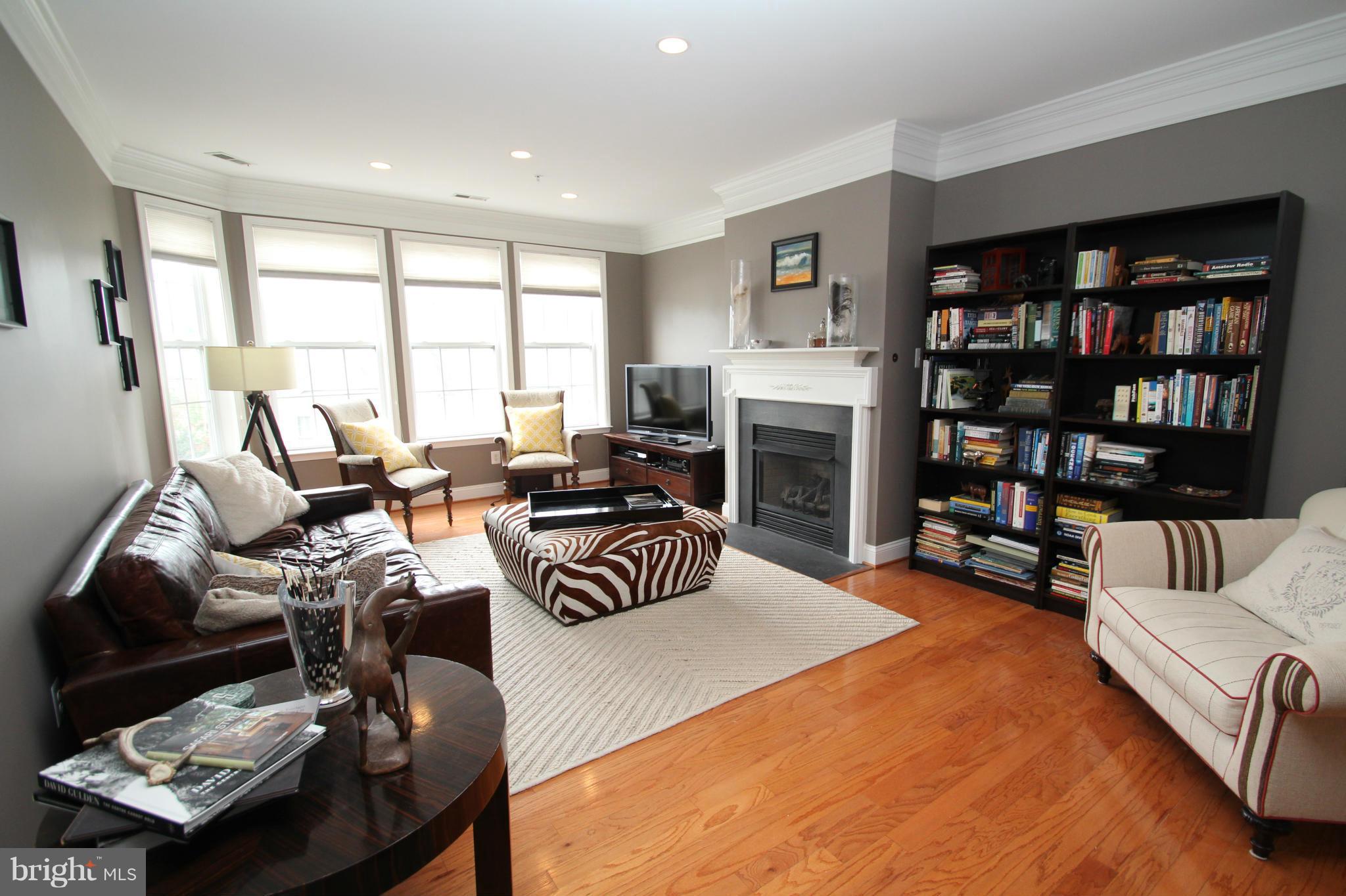 OLD TOWN CRESCENT - Residential