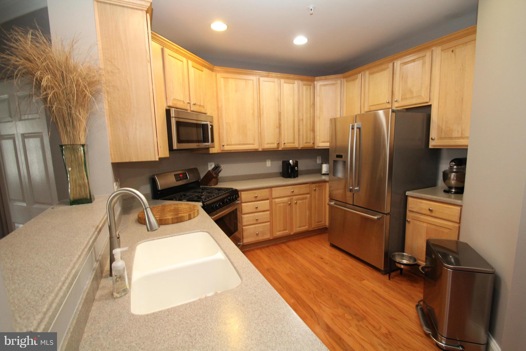 OLD TOWN CRESCENT - Residential