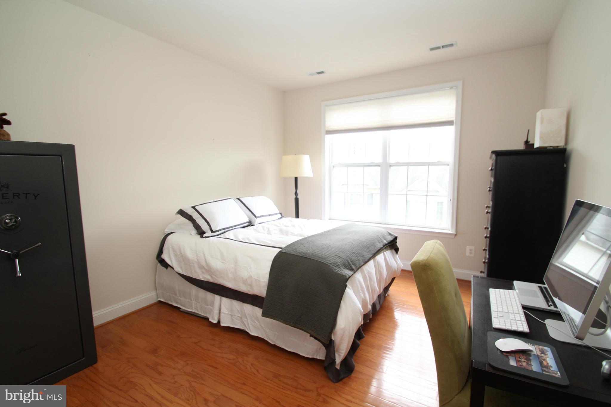 OLD TOWN CRESCENT - Residential