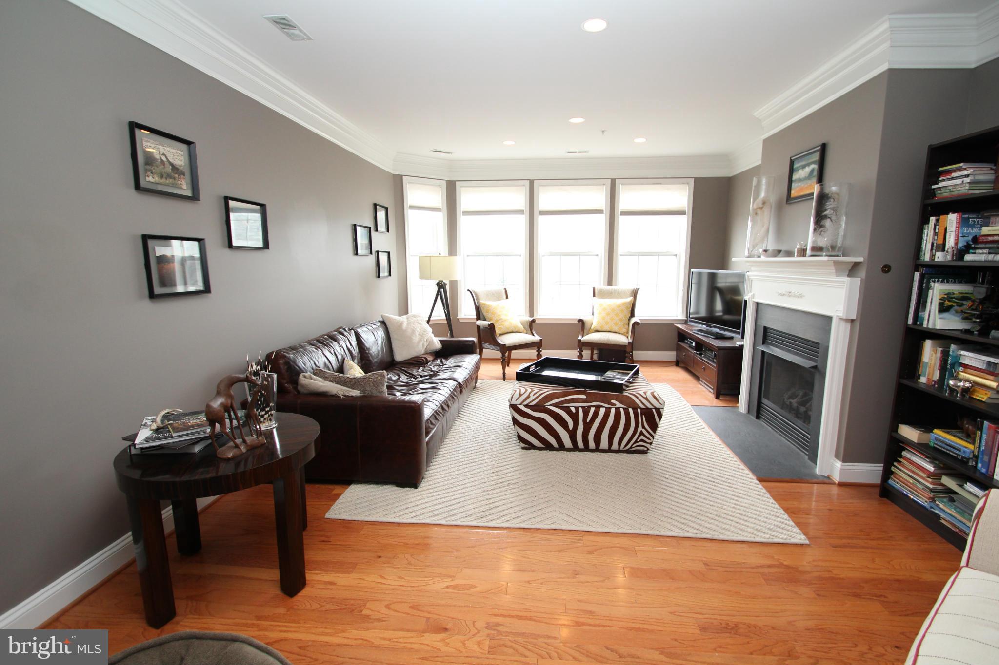 OLD TOWN CRESCENT - Residential