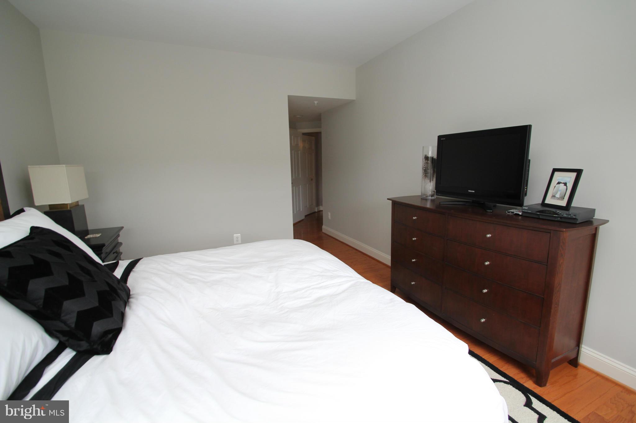 OLD TOWN CRESCENT - Residential