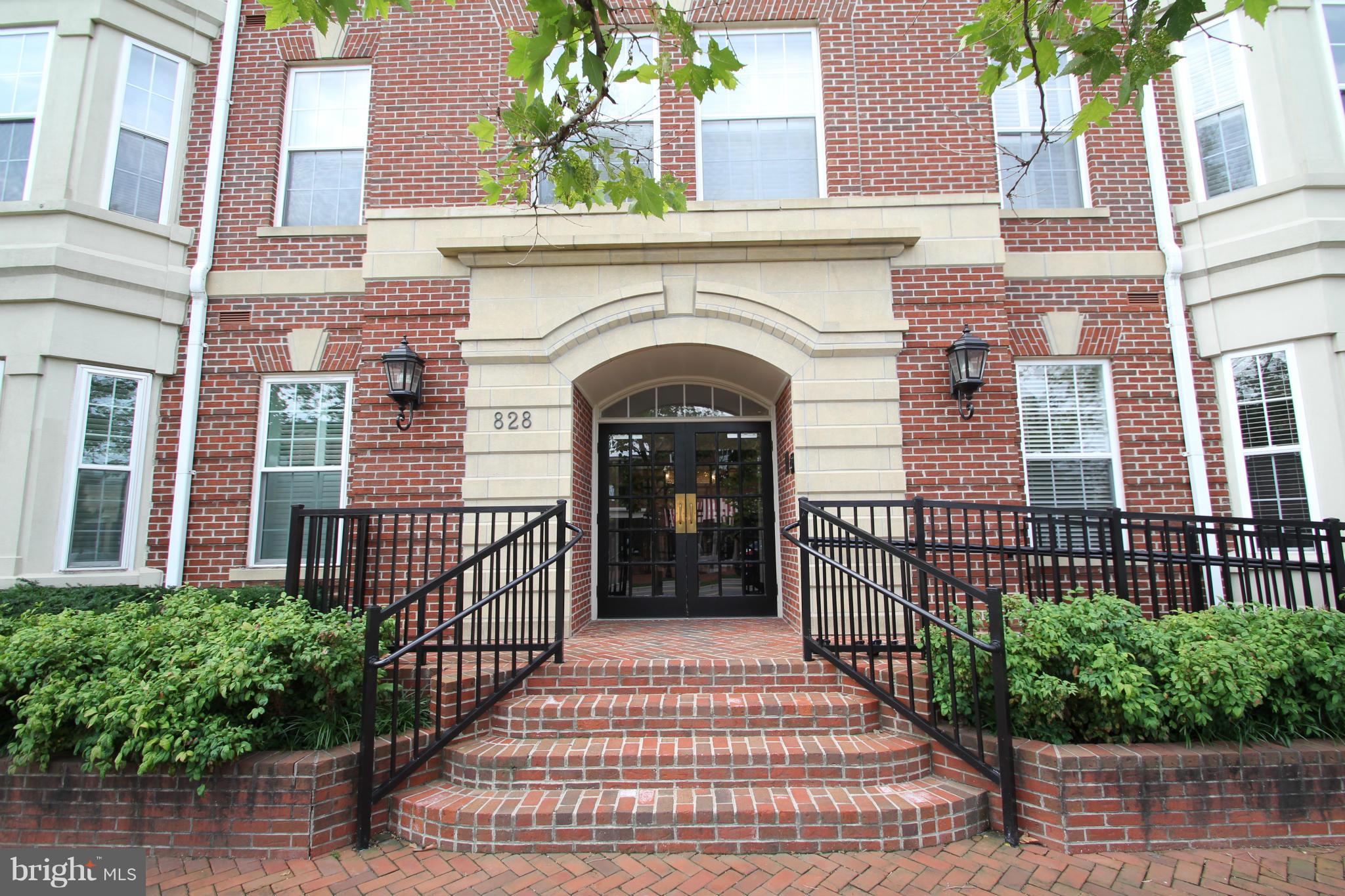 OLD TOWN CRESCENT - Residential