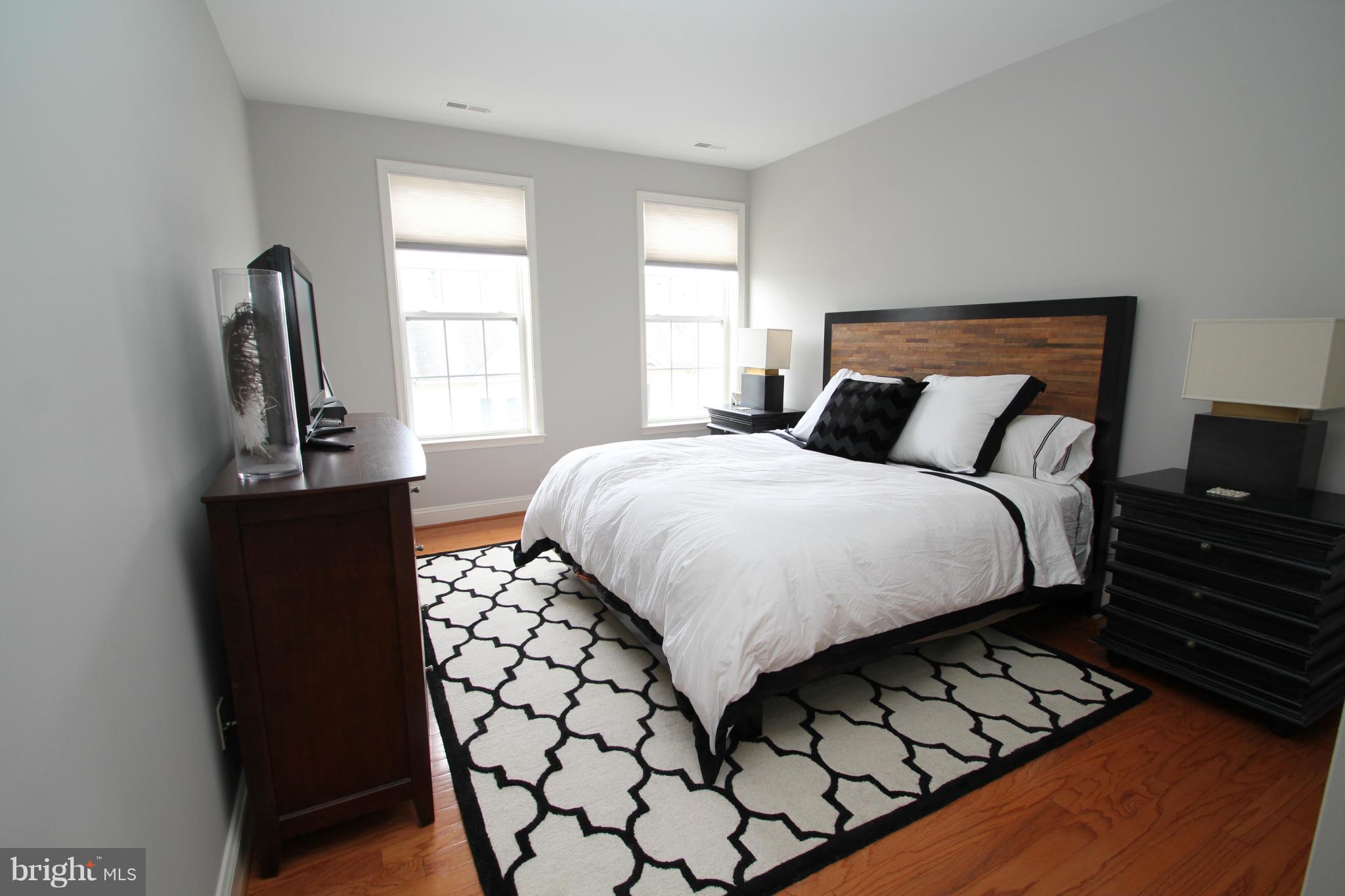 OLD TOWN CRESCENT - Residential