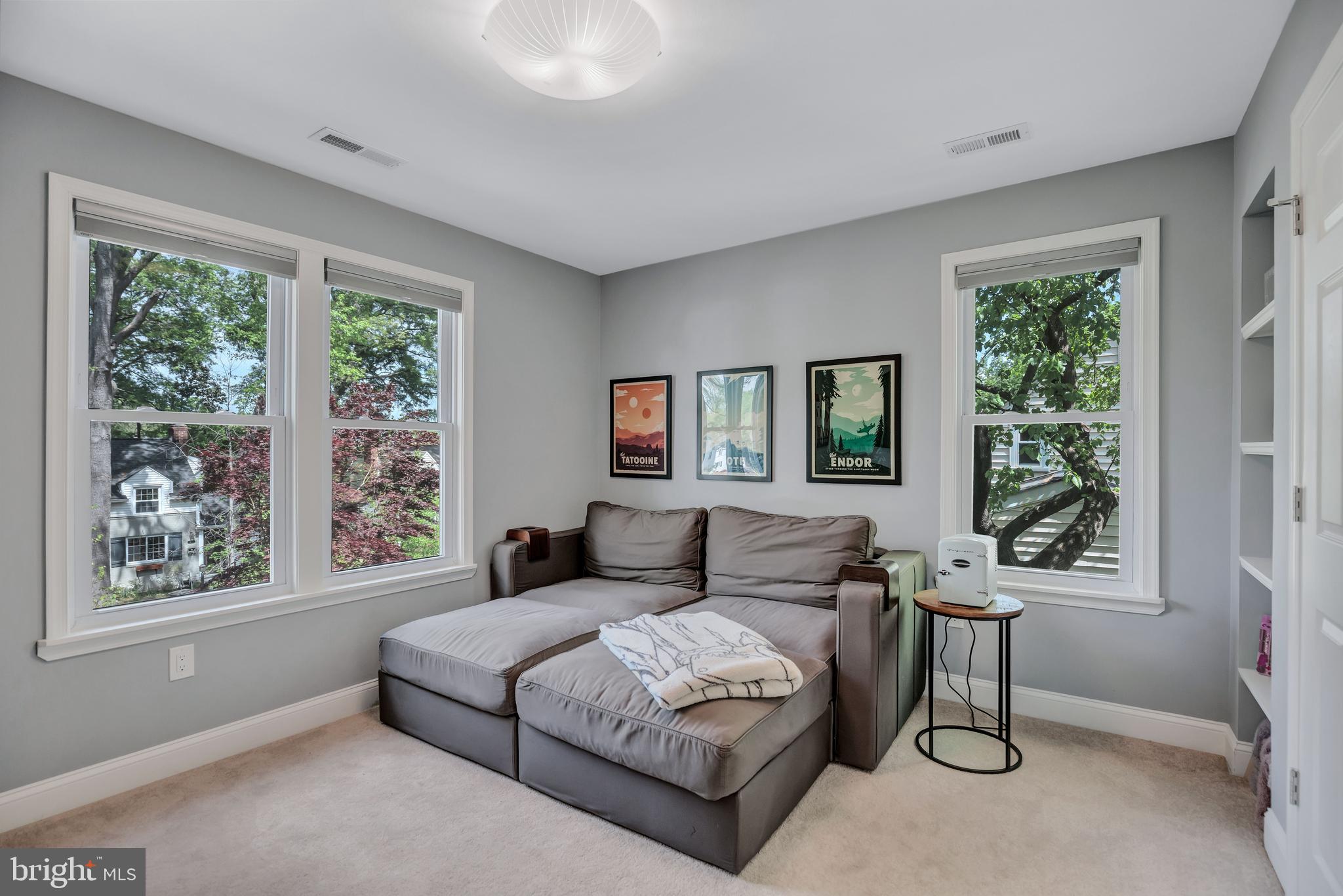 BEVERLY HILLS - Residential Lease