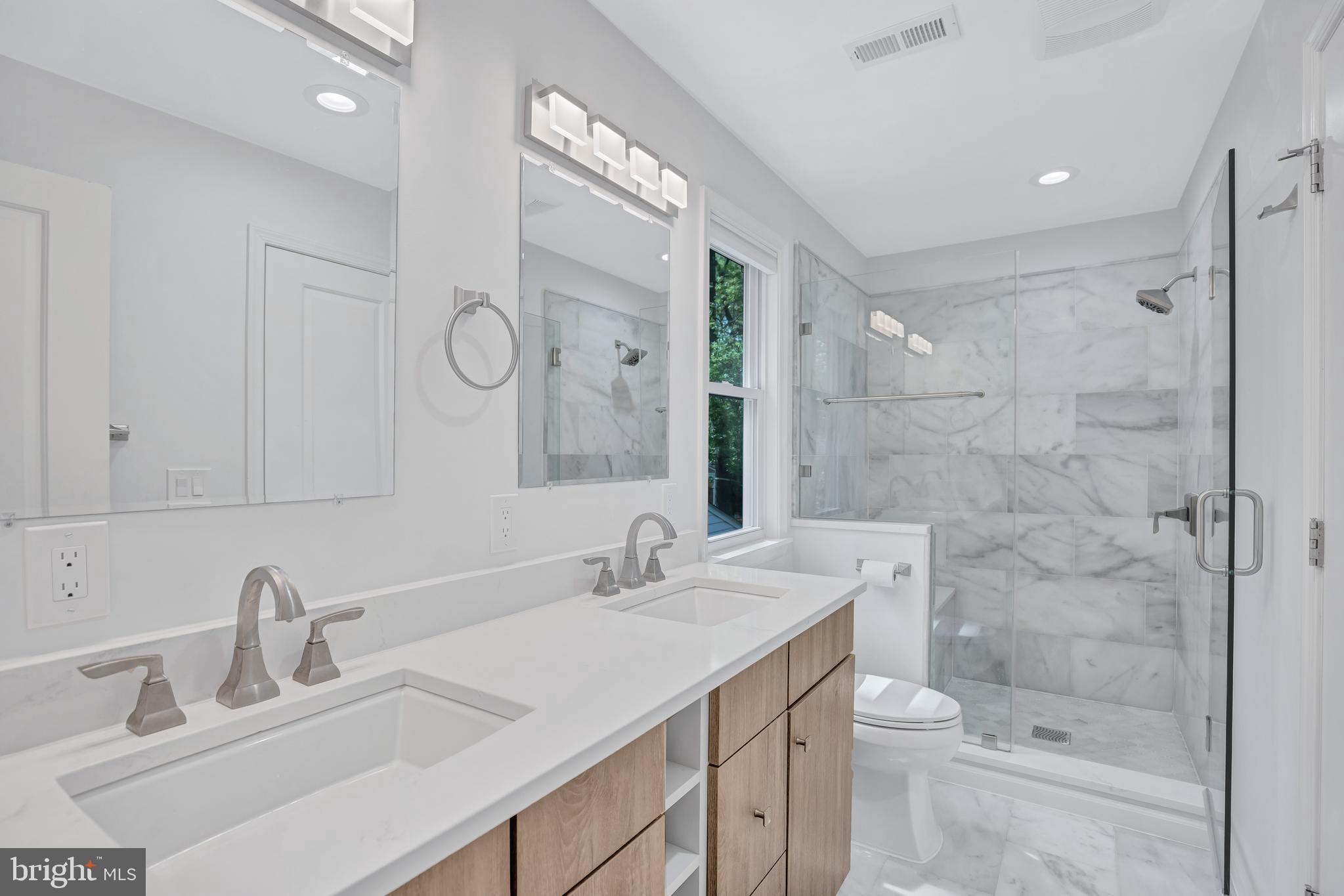 BEVERLY HILLS - Residential Lease