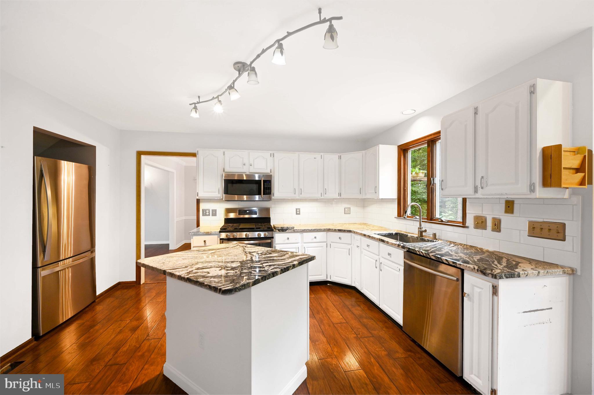 FOXCHASE - Residential