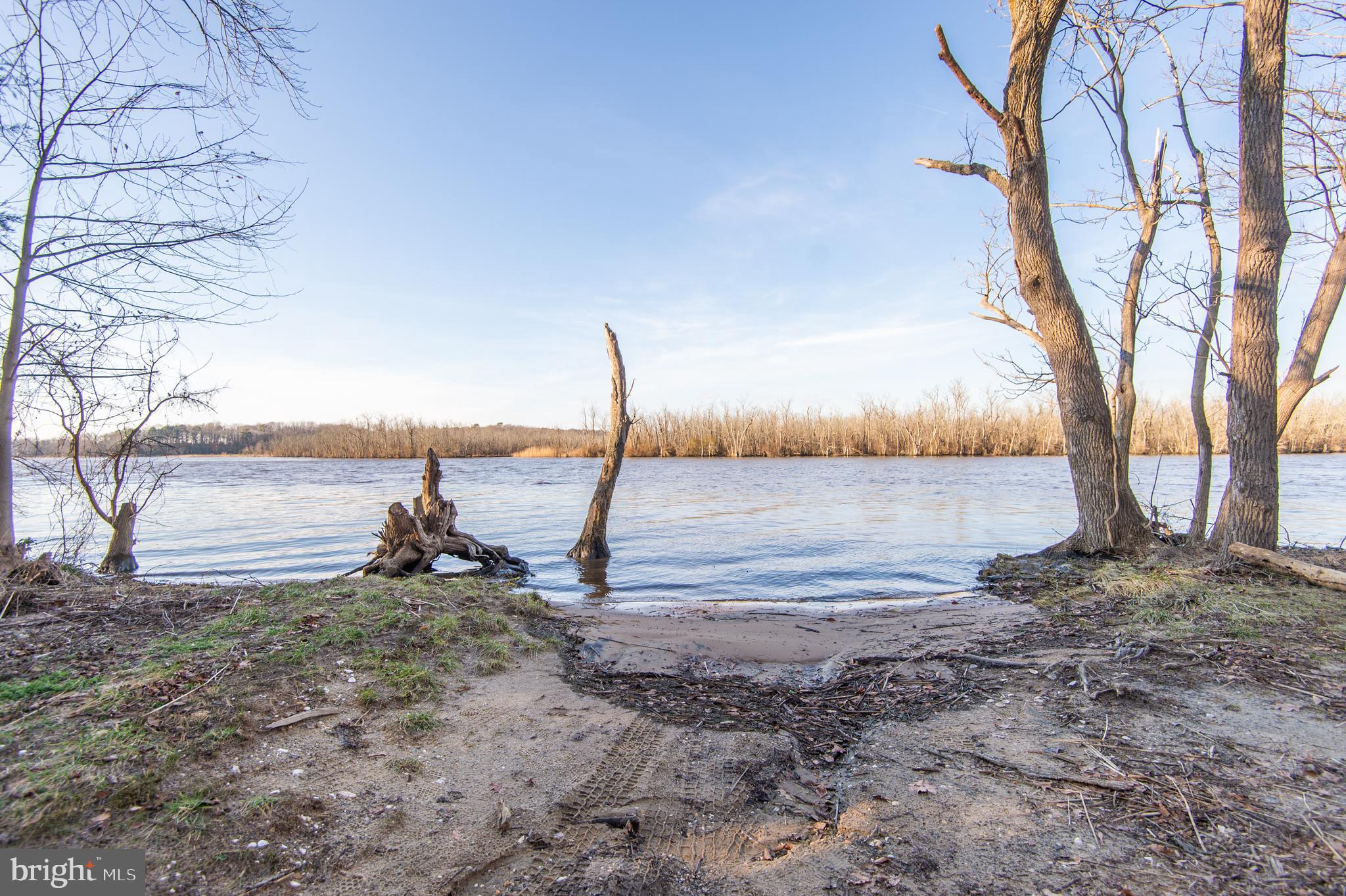 TWO JOHNS - Residential