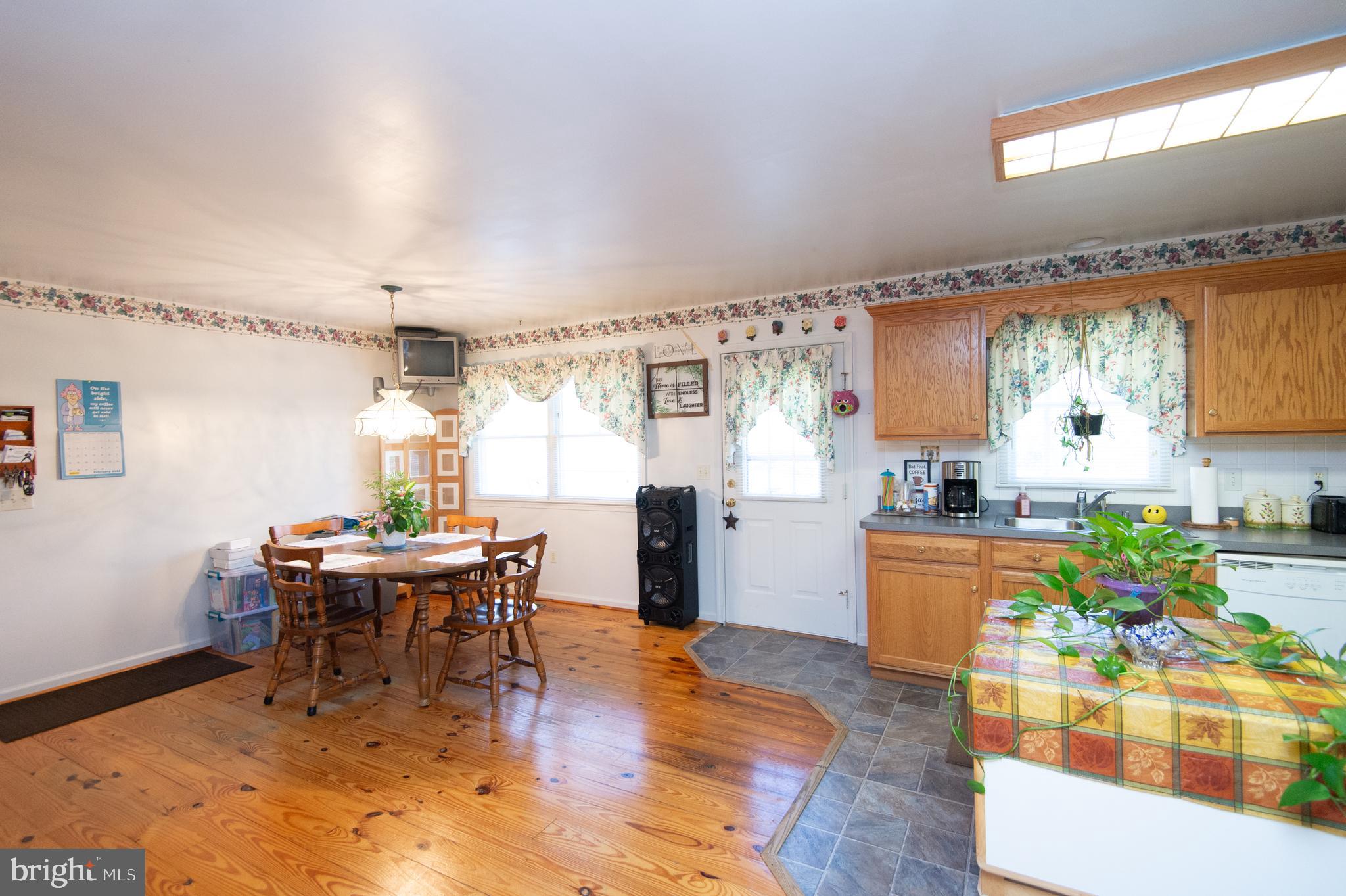 TWO JOHNS - Residential