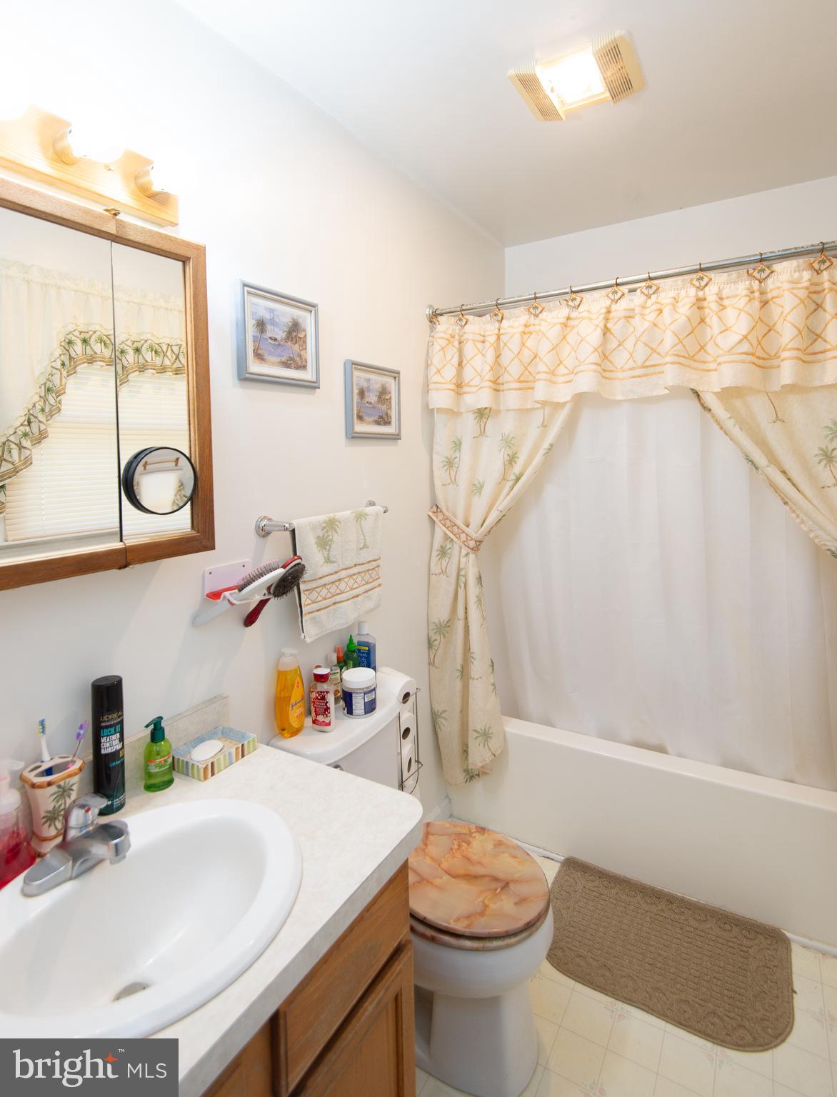 TWO JOHNS - Residential