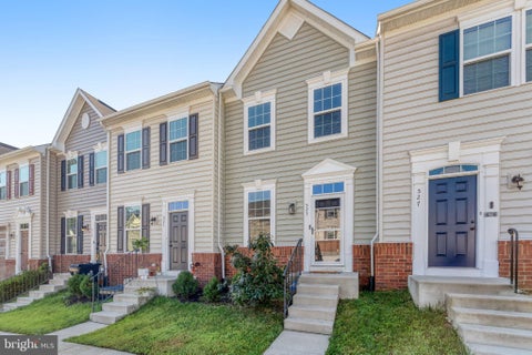 Townhouse For Sale - 523 View Point Way<br/> FREDERICKSBURG, VA 22405