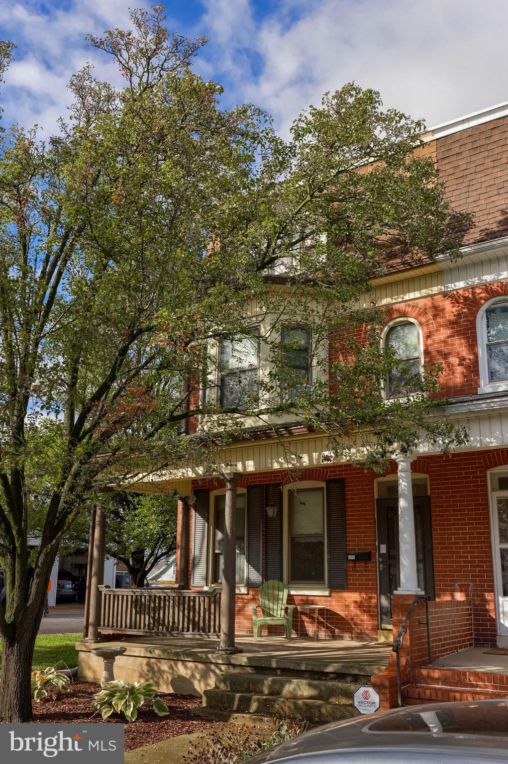 564 LANCASTER AVENUE