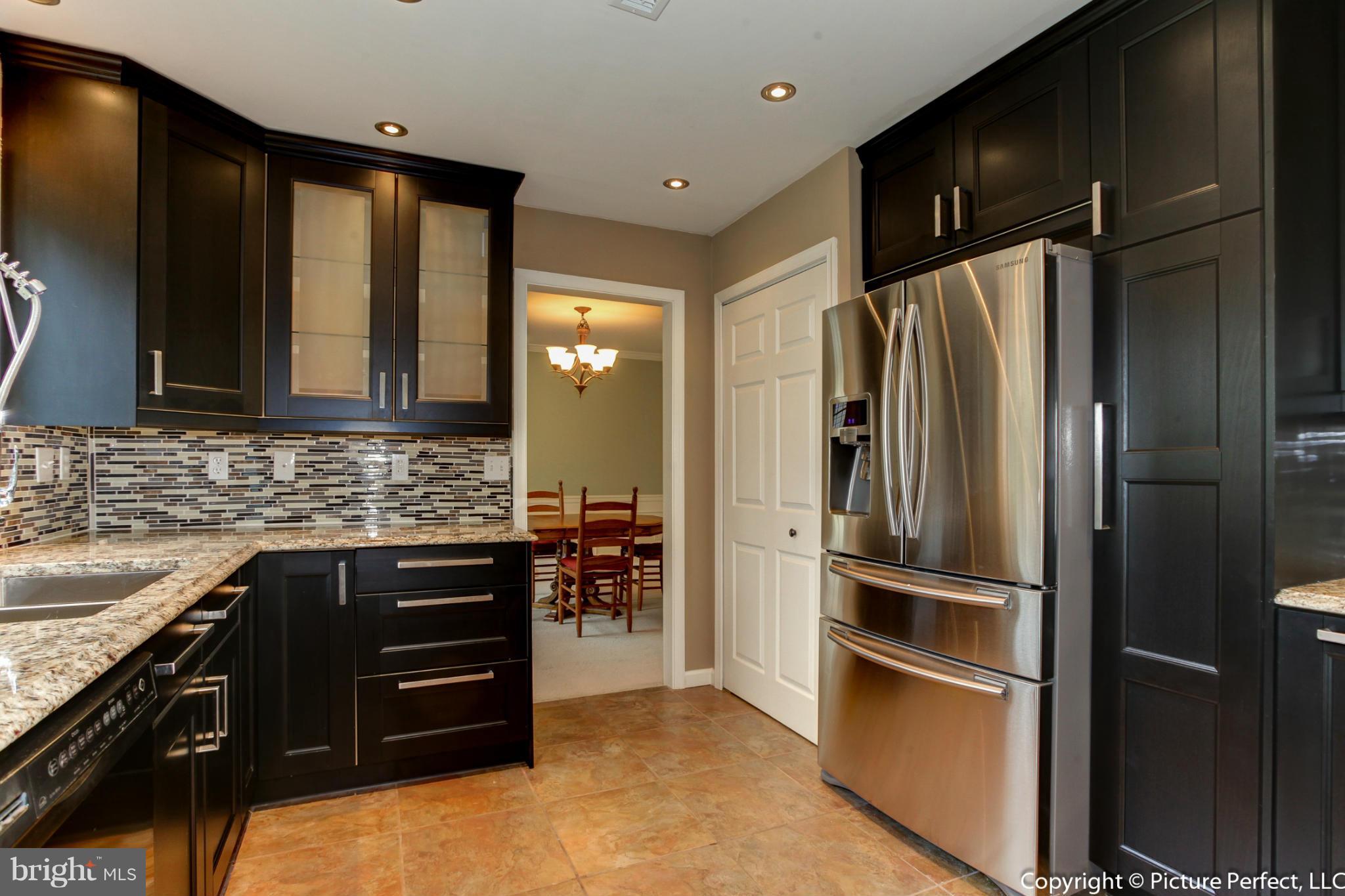 LAKE HALLOWELL - Residential