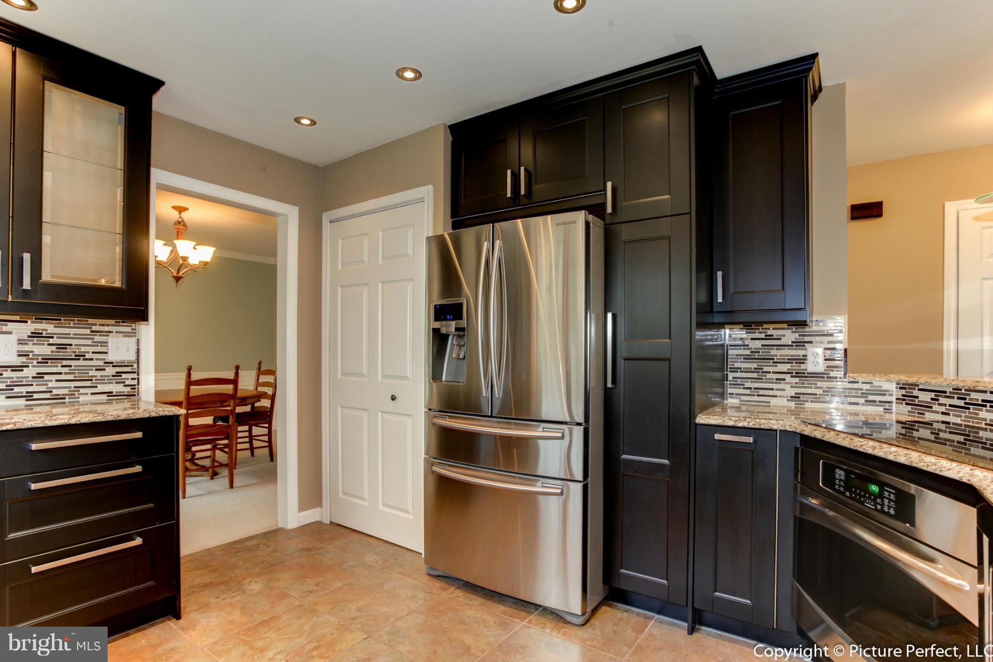 LAKE HALLOWELL - Residential