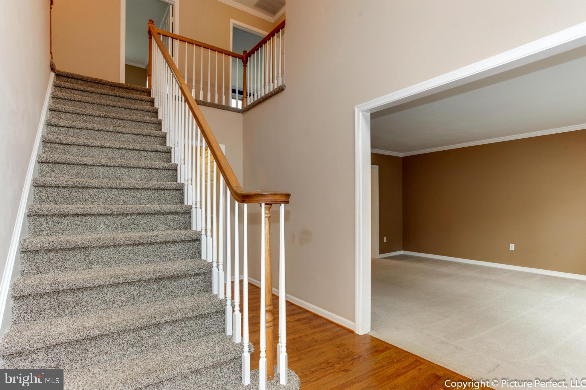 LAKE HALLOWELL - Residential