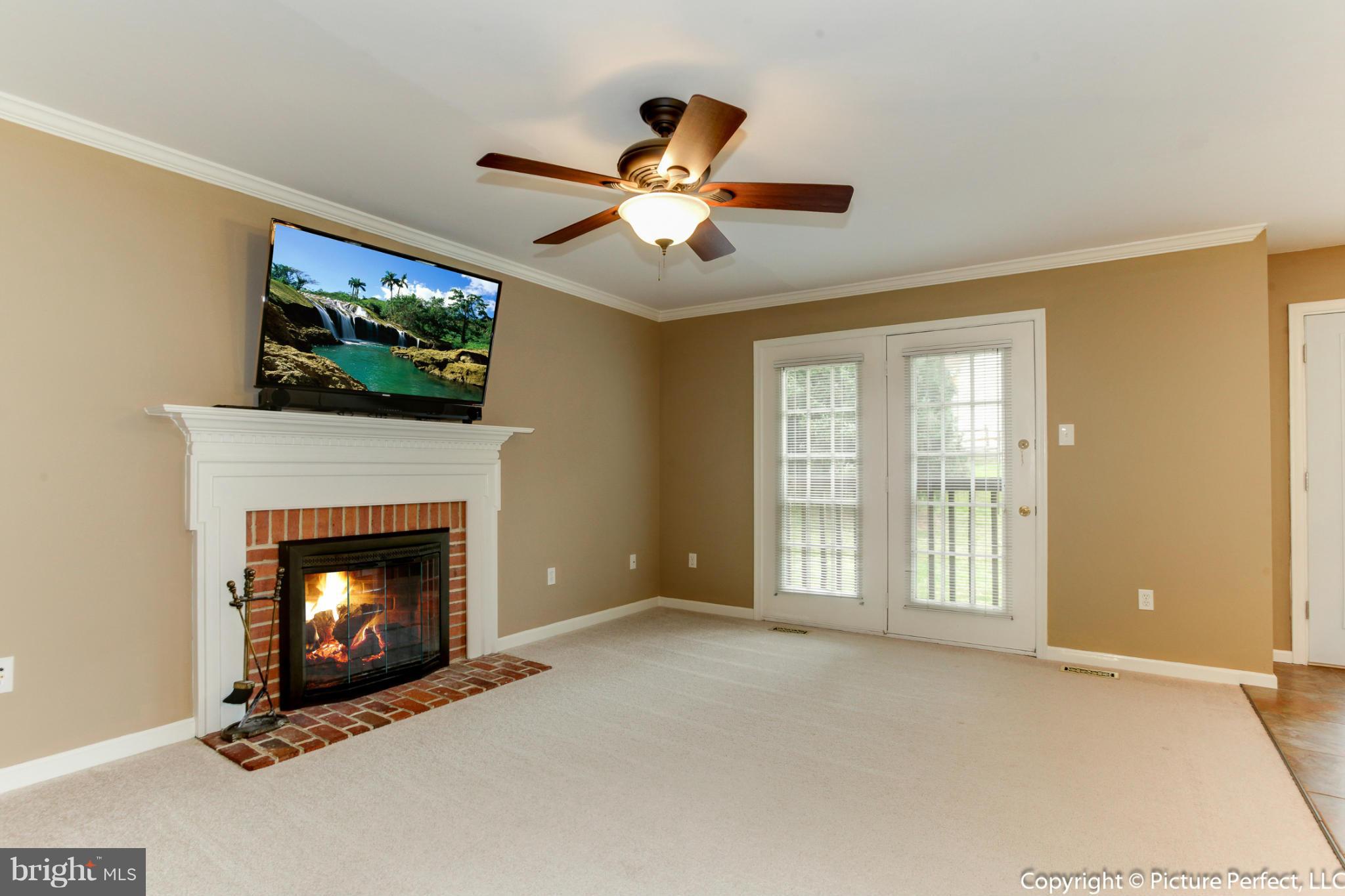 LAKE HALLOWELL - Residential