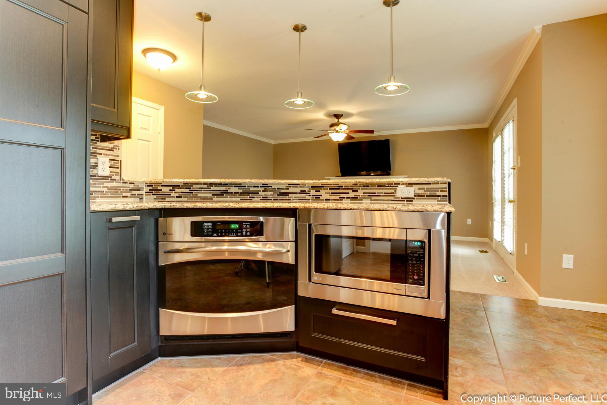 LAKE HALLOWELL - Residential