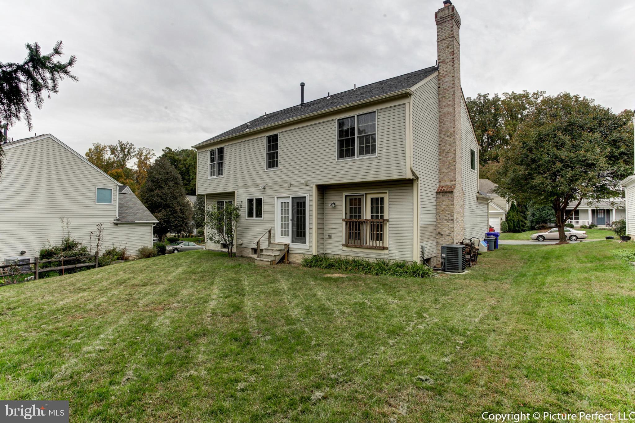 LAKE HALLOWELL - Residential