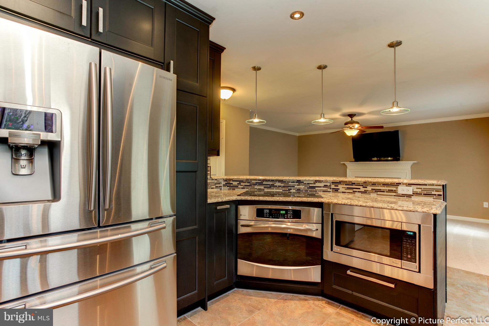 LAKE HALLOWELL - Residential