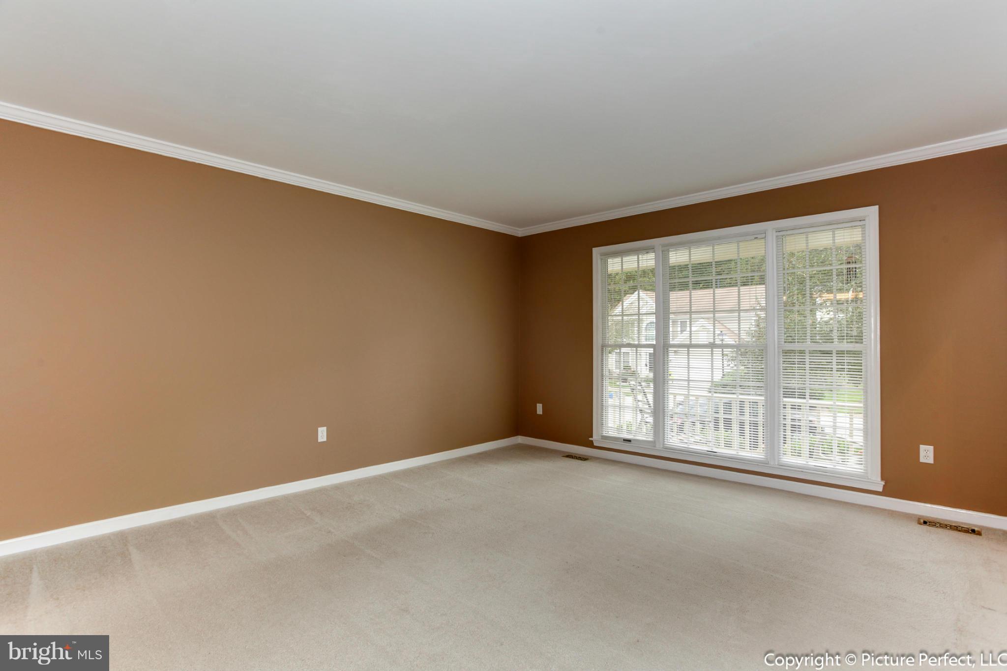 LAKE HALLOWELL - Residential