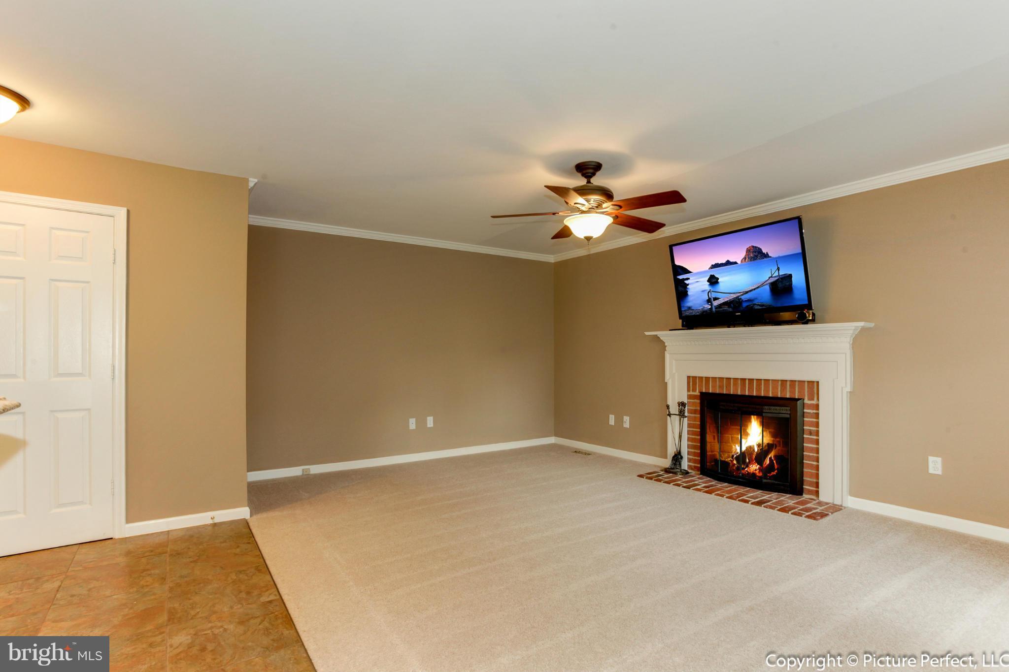 LAKE HALLOWELL - Residential