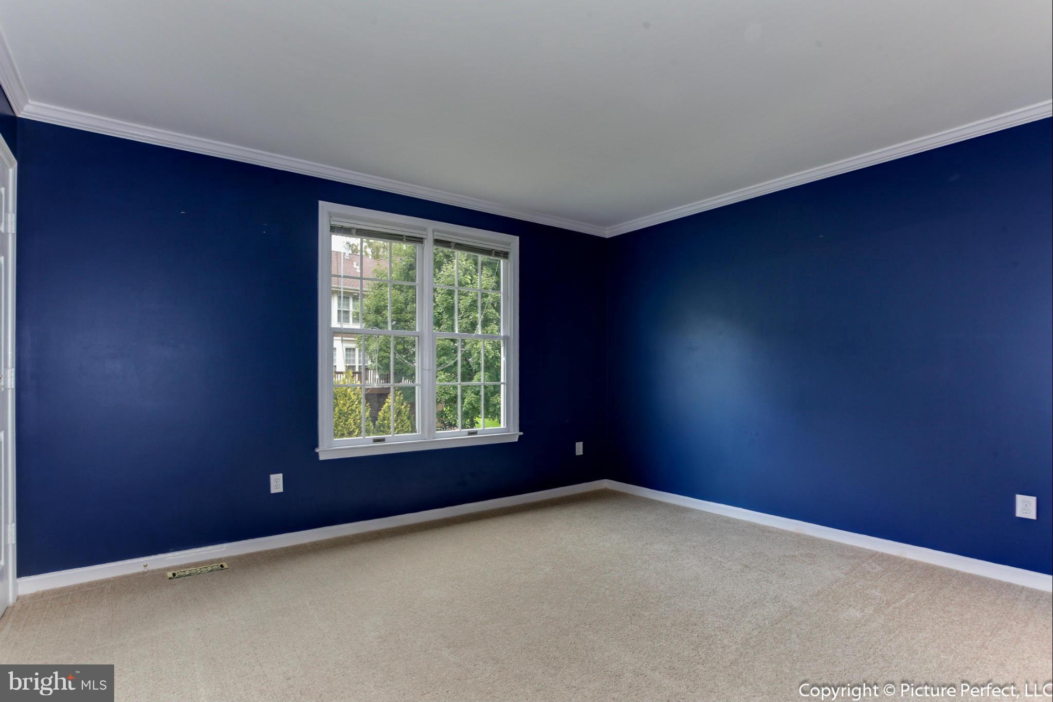 LAKE HALLOWELL - Residential