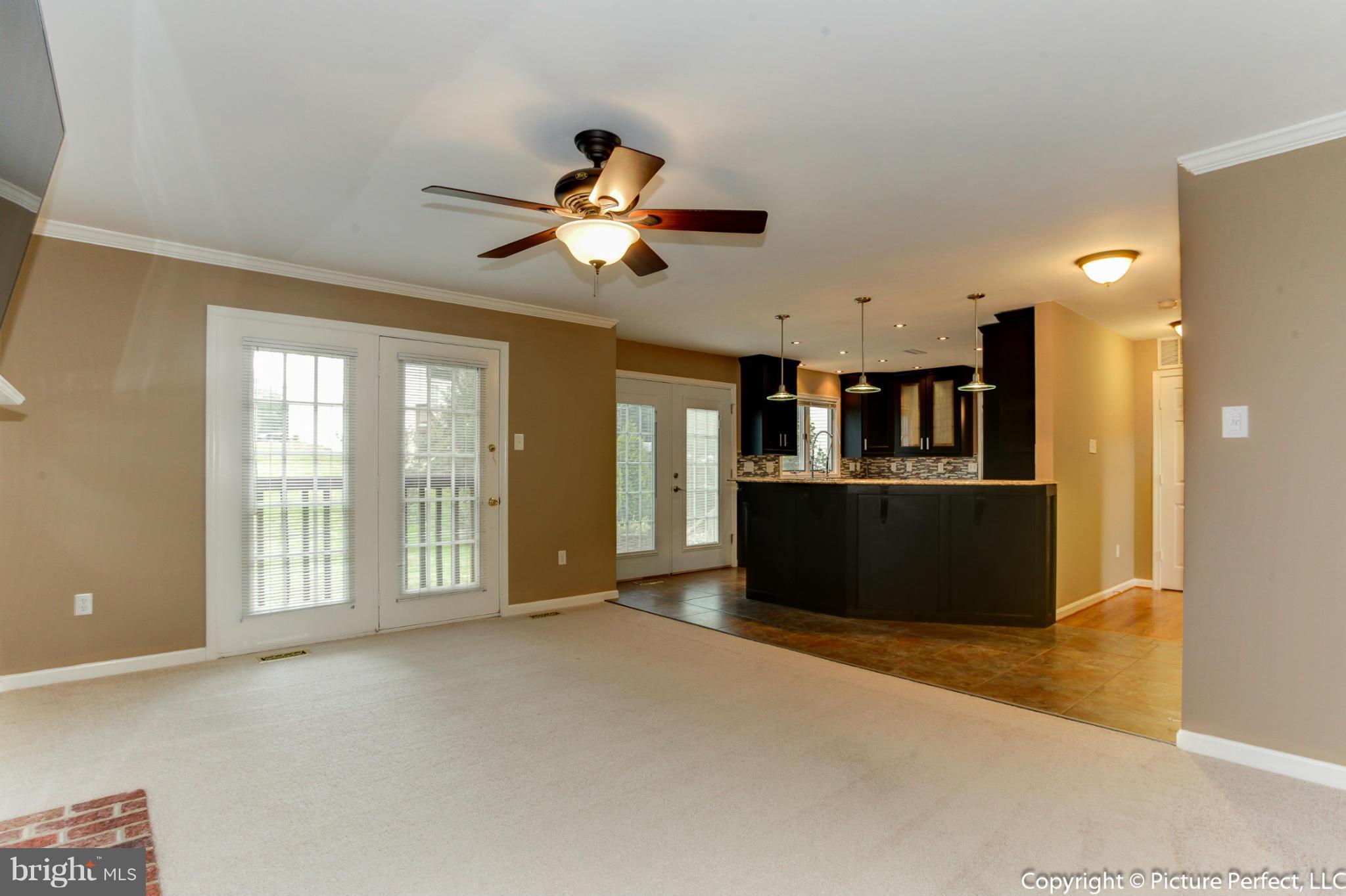 LAKE HALLOWELL - Residential