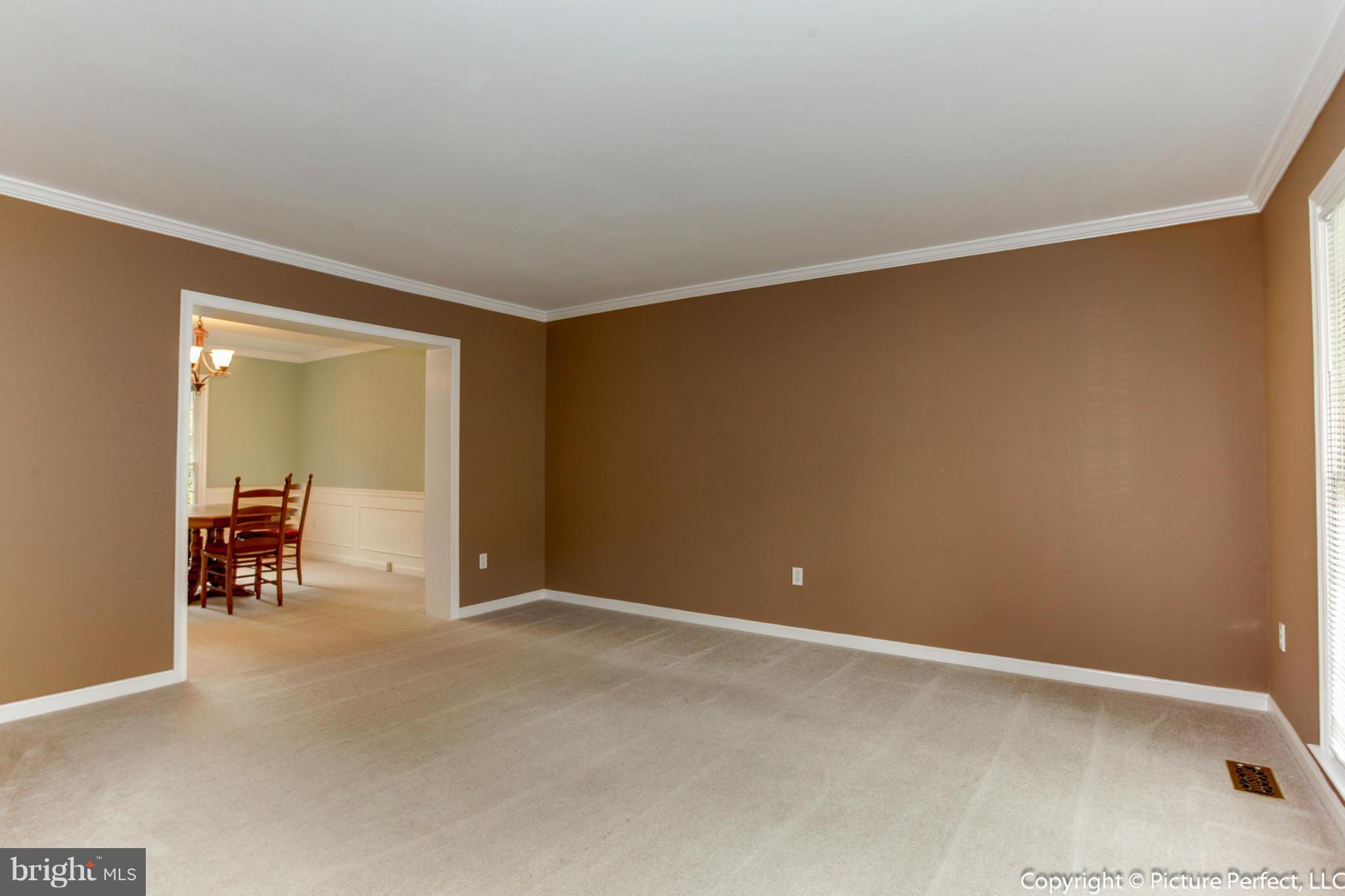 LAKE HALLOWELL - Residential