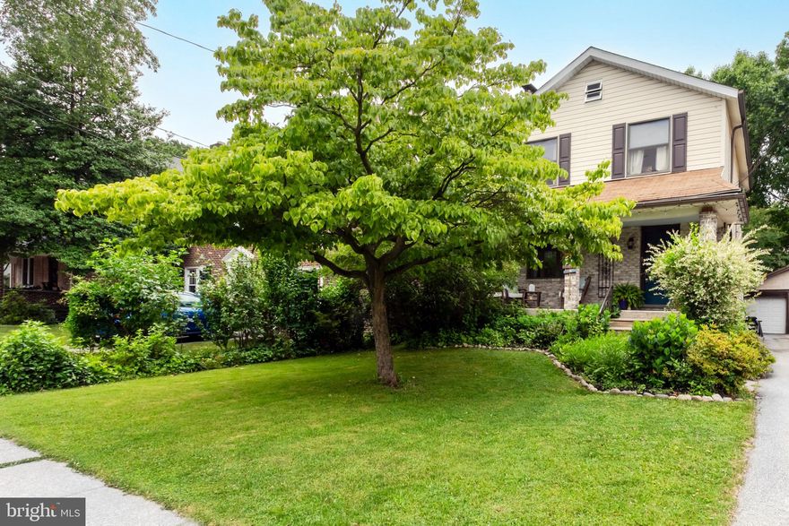 A Brookline gem!  This amazing single family home in the heart of Brookline has tons of charm, a great layout with a 1st floor family room, central air and offers a wonderful opportunity to get into one of the best neighborhoods in Havertown.  Pull up and fall in love with the tree lined street, how each home is different and the amazing proximity to Brookline Blvd and all things Havertown.  Enter at the covered front porch and head on in.  The first floor has a wonderful flow to include a living room with bay window and fireplace, formal dining room, eat-in kitchen with breakfast nook, an amazing family room space with a vaulted ceiling, offering access to the private backyard and patio and a perfectly tucked away half bath.  The kitchen has stainless steel appliances to include a gas range, plenty of cabinet space and could be easily opened up to the dining room if desired.  Upstairs you’ll find 3 nicely sized bedrooms with ample closet space and a large and bright hall bath.  The basement of the home has served as a great hangout space for years!  This home has beautiful trimwork, the original staircase, beautiful oak hardwood floors with walnut inlay on the 1st floor, oak hardwood floors upstairs and is one of the best values around!  Take advantage of its walk-to location.  Enjoy all that Brookline has to offer.  Walk to Kettle for breakfast, Centrella's for lunch and Cuddy’s for dinner!  Schools, parks/playgrounds, the library, public transportation and township festivals and parades in minutes.  This home is an exceptional value in Haverford Township.