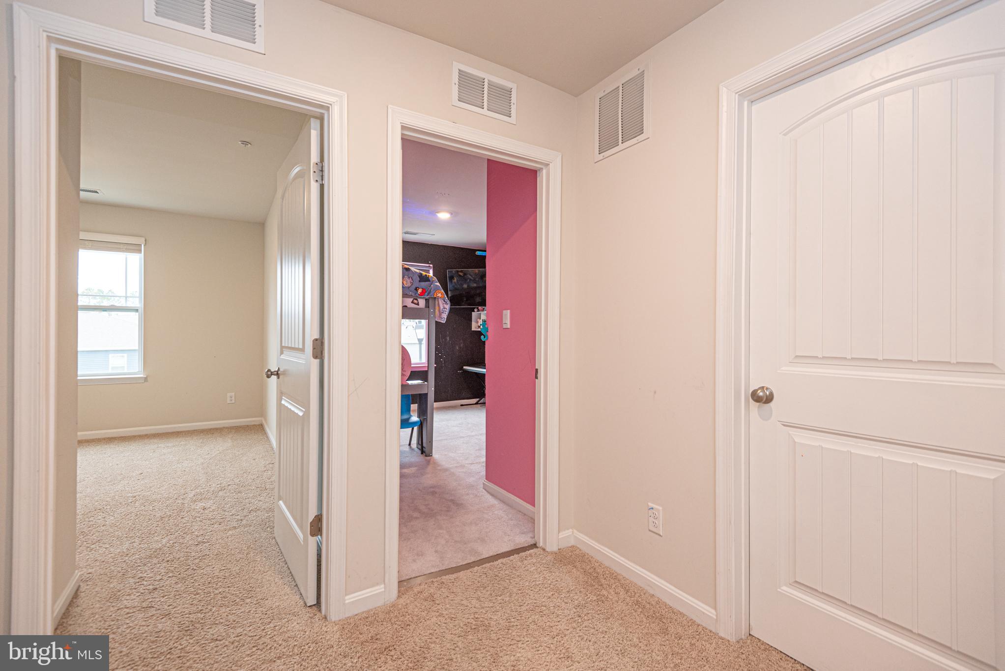 HUNTINGFIELDS - Residential