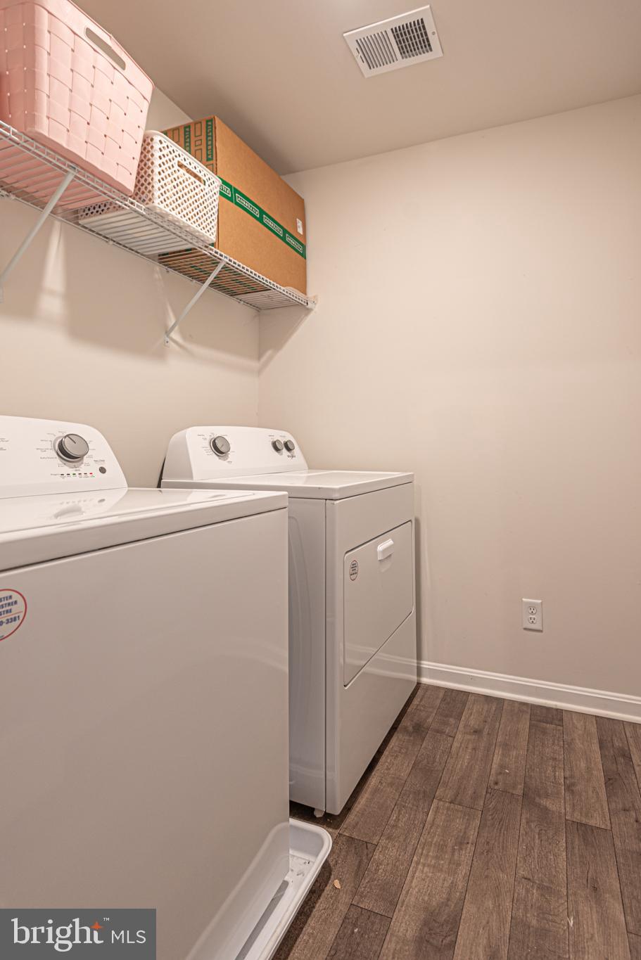 HUNTINGFIELDS - Residential