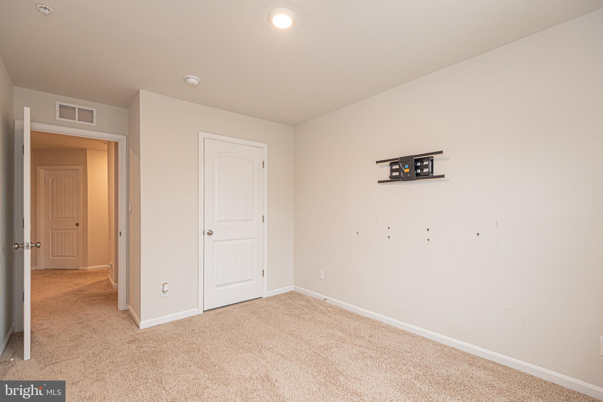 HUNTINGFIELDS - Residential