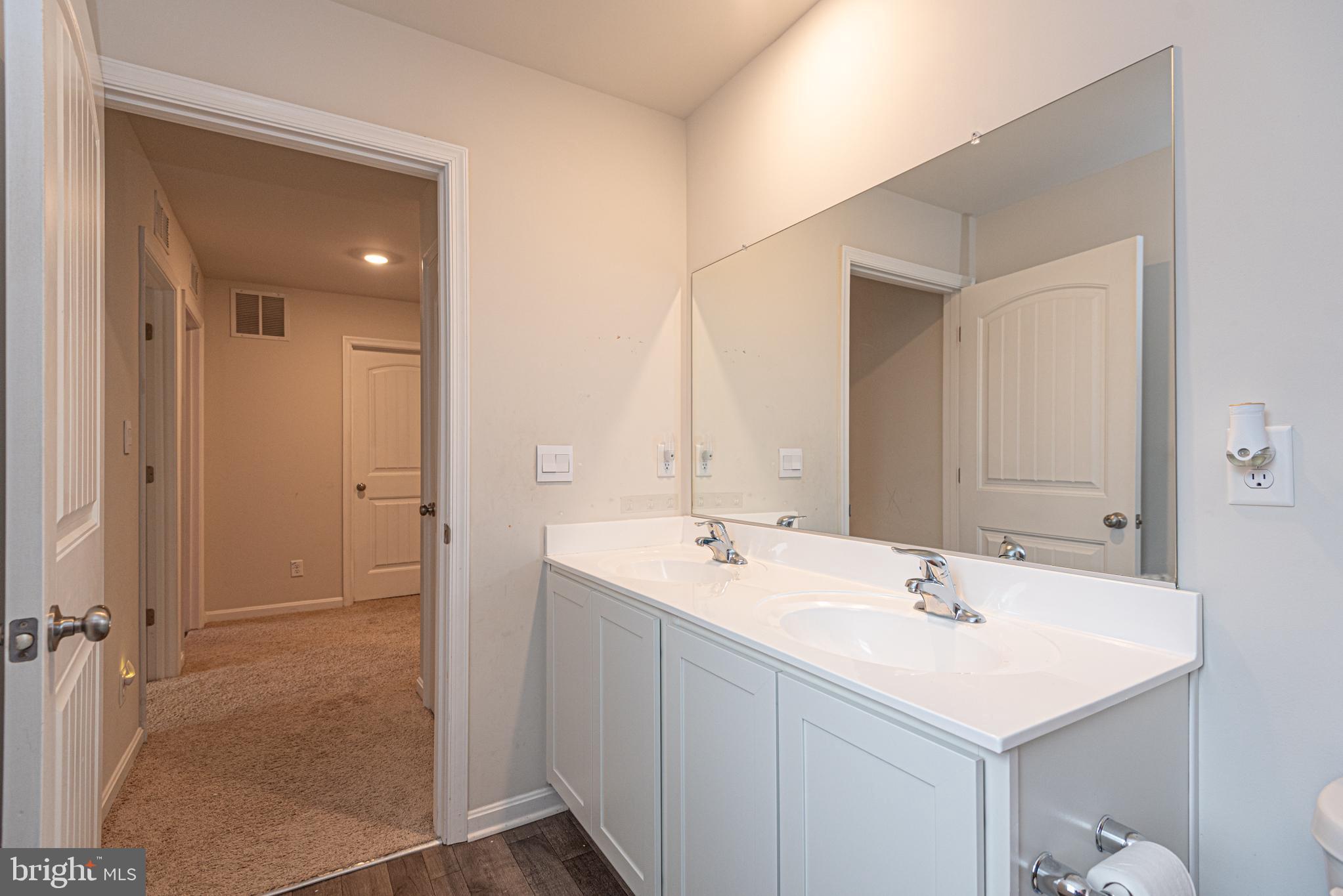 HUNTINGFIELDS - Residential