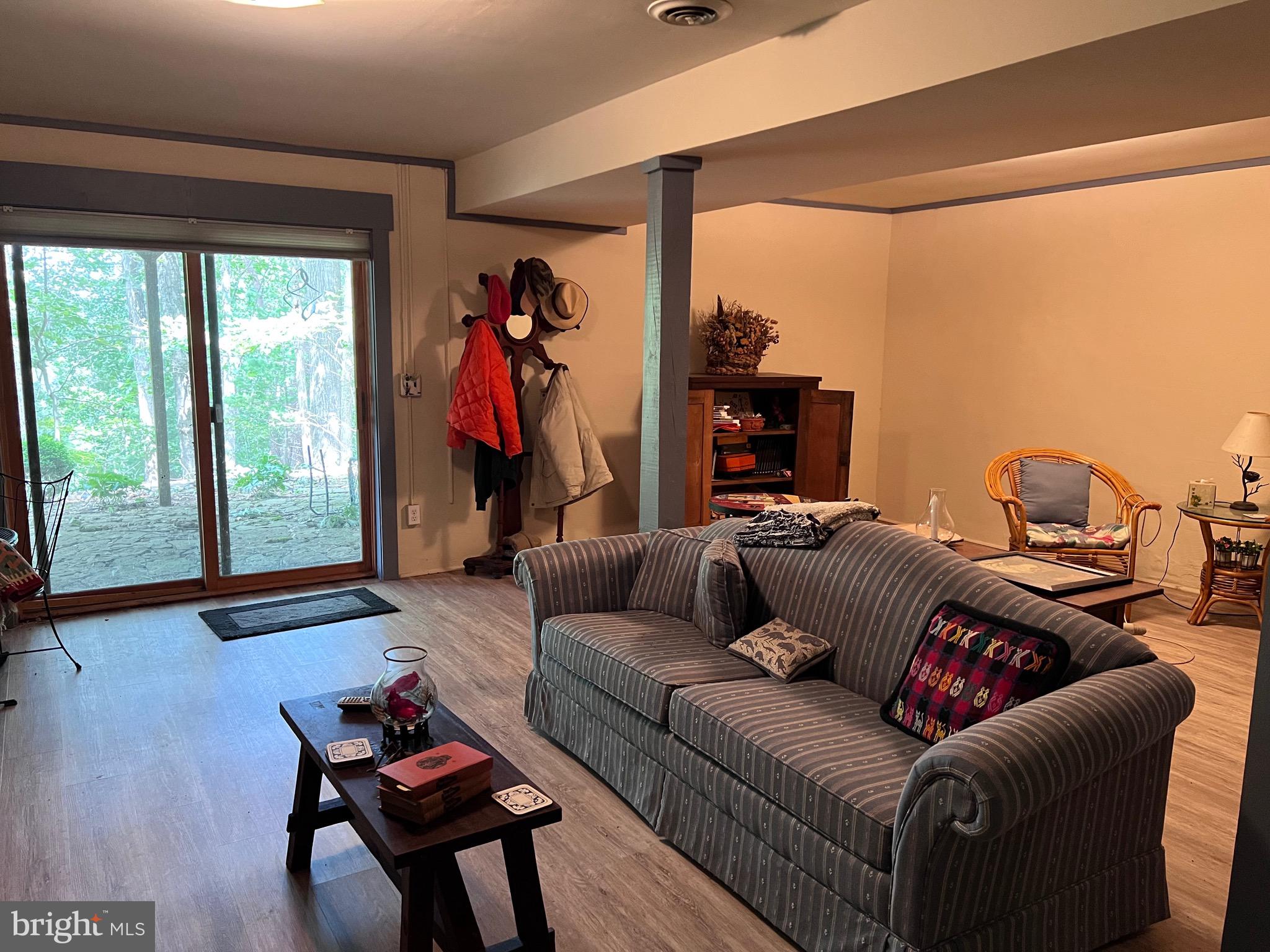 COLONIAL VILLAGE - Residential