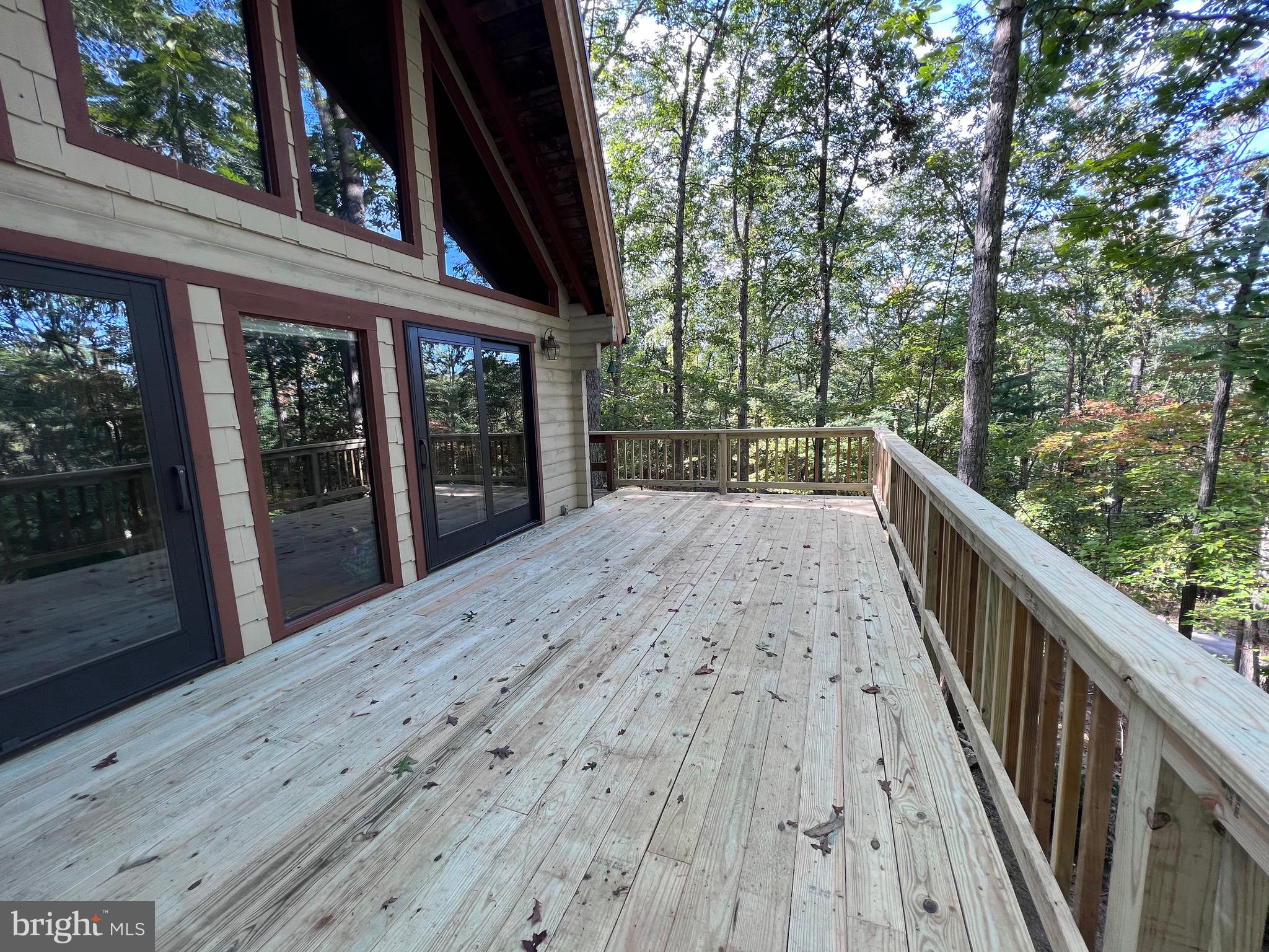 COLONIAL VILLAGE - Residential