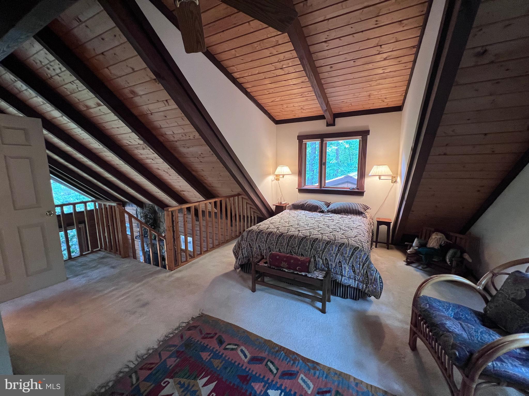 COLONIAL VILLAGE - Residential