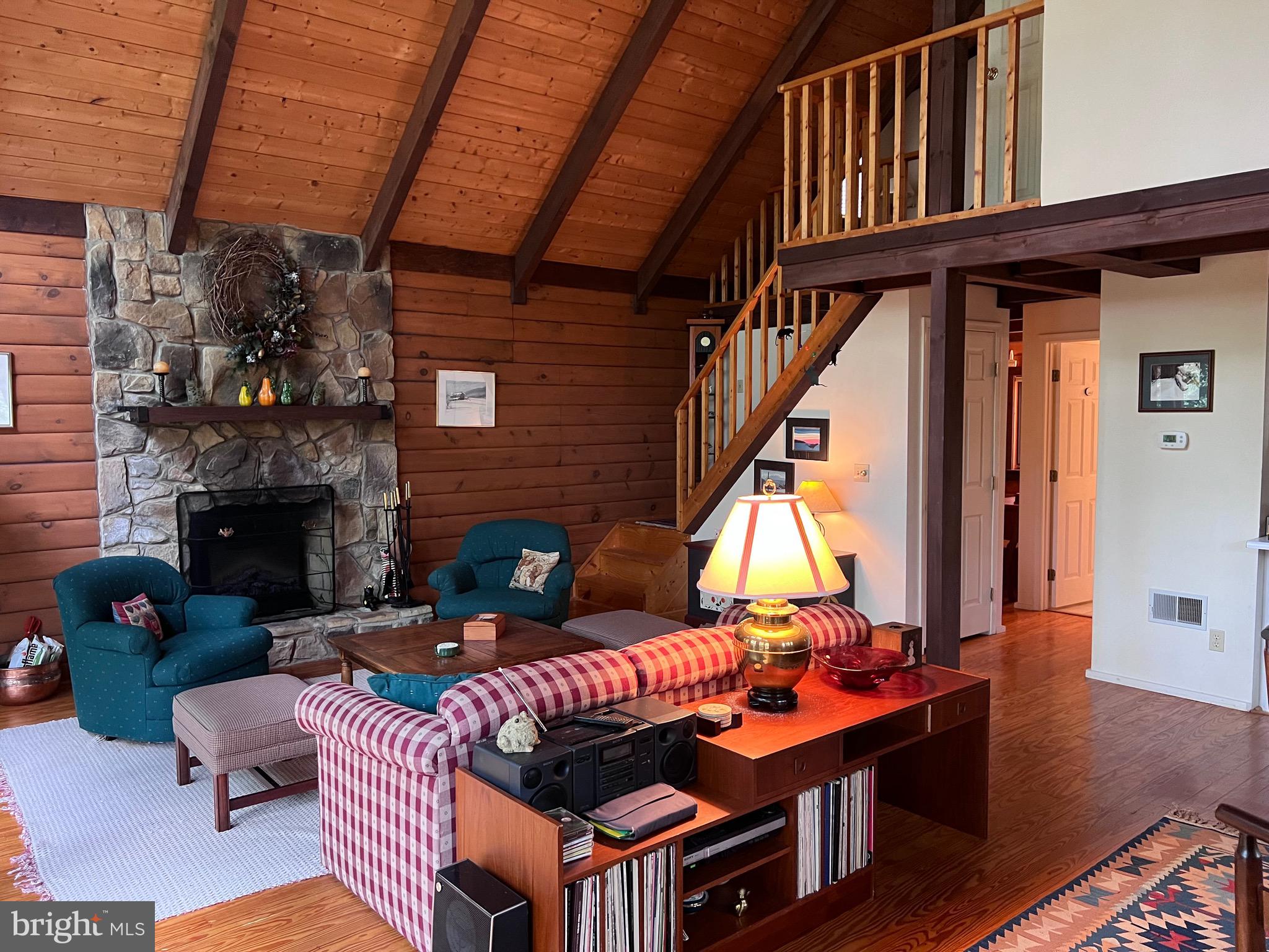 COLONIAL VILLAGE - Residential