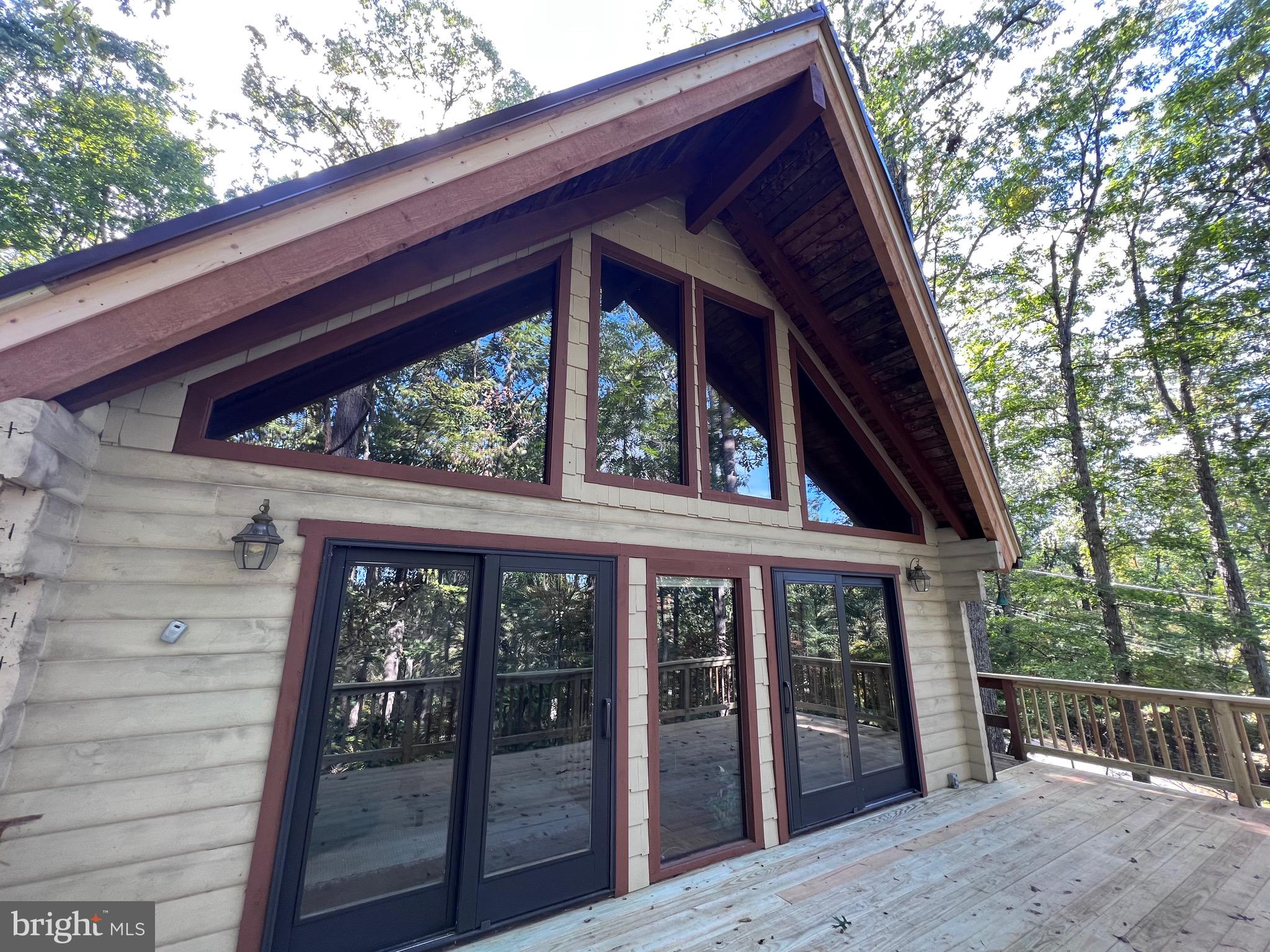 COLONIAL VILLAGE - Residential