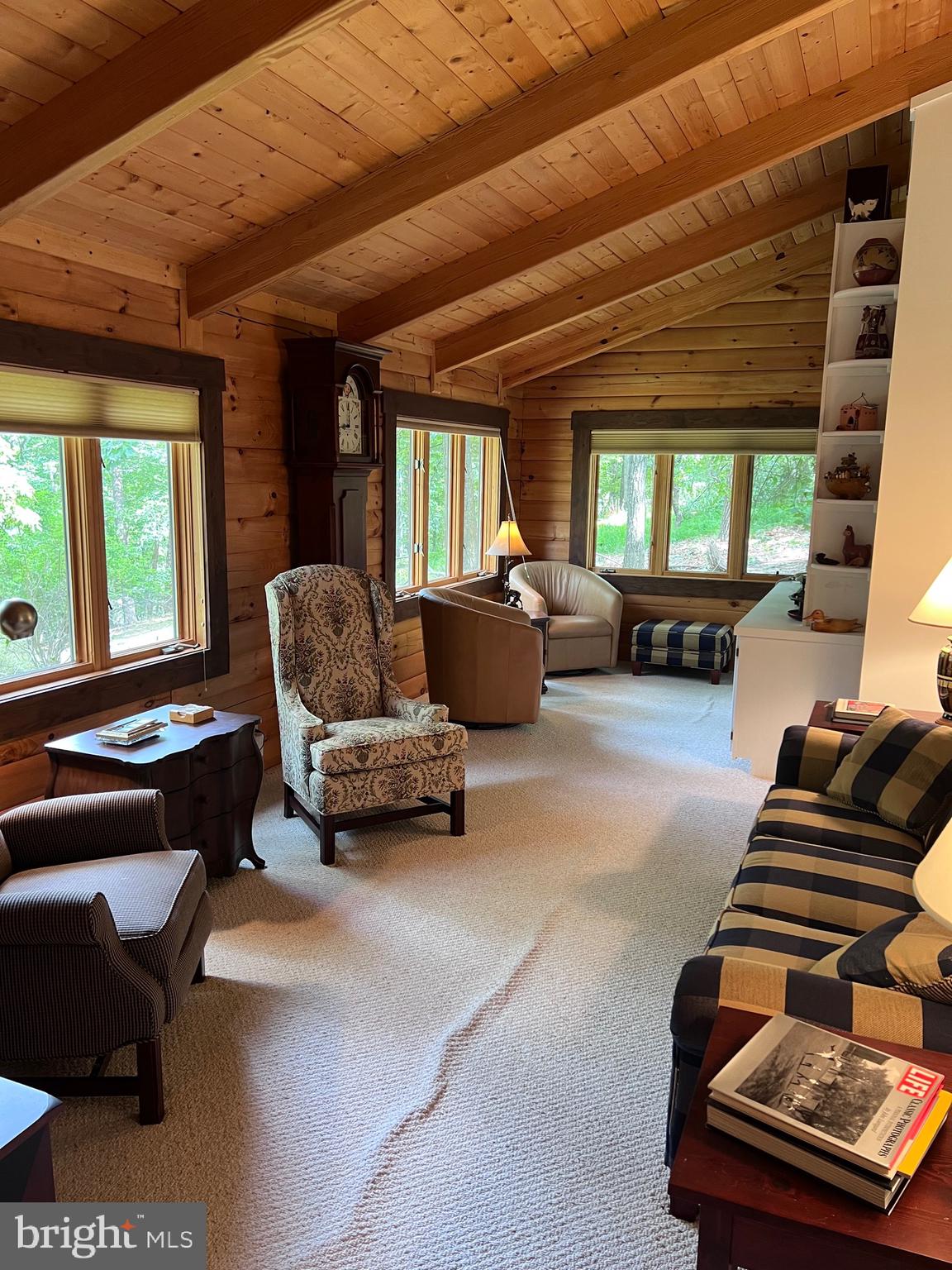 COLONIAL VILLAGE - Residential