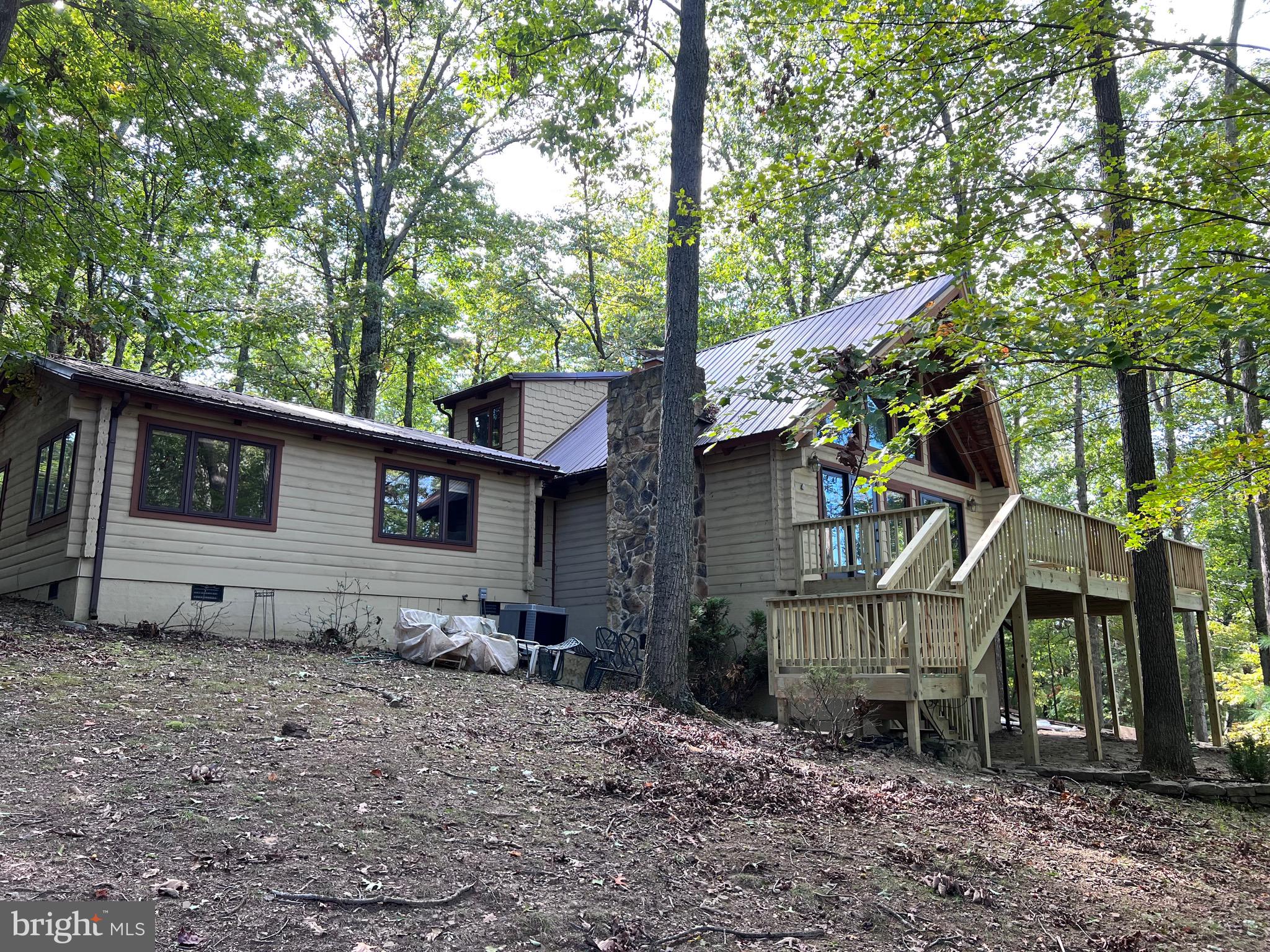 COLONIAL VILLAGE - Residential