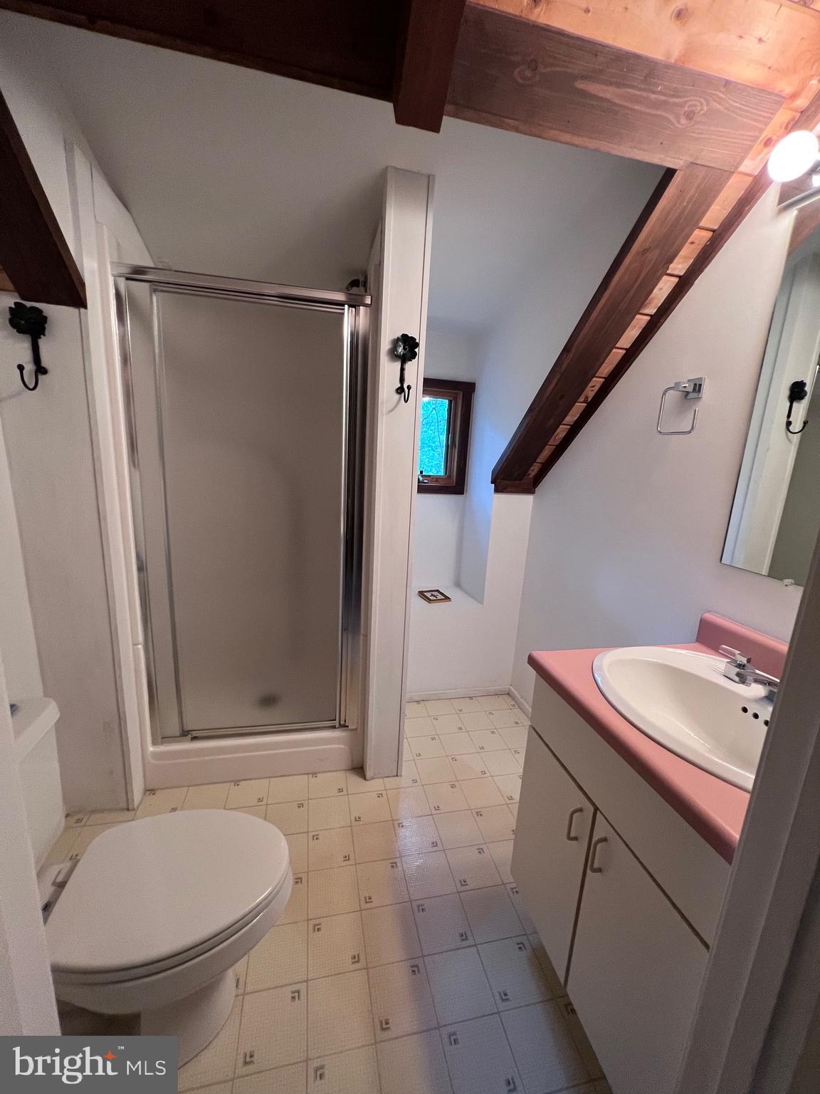 COLONIAL VILLAGE - Residential