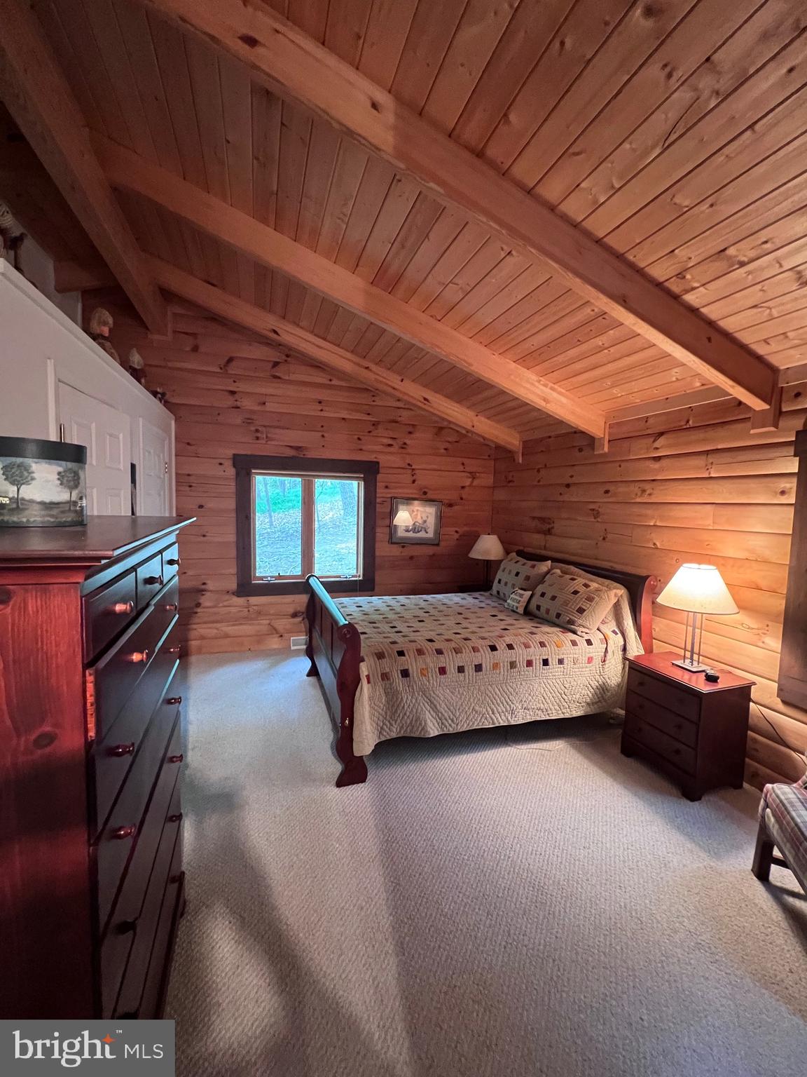 COLONIAL VILLAGE - Residential