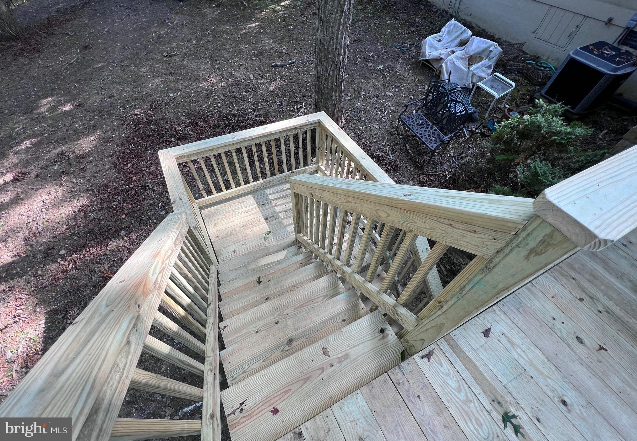 COLONIAL VILLAGE - Residential