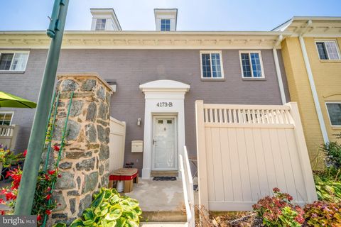 4173 S FOUR MILE RUN DRIVE B ARLINGTON VA 22204