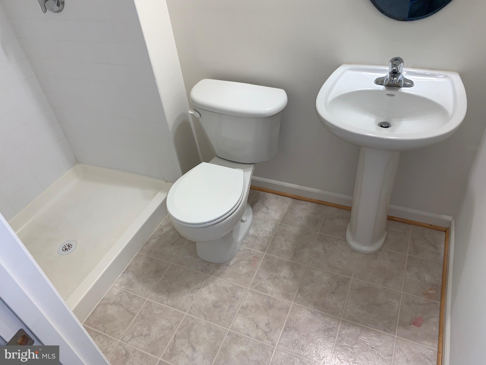 LAKELAND PLACE - Residential