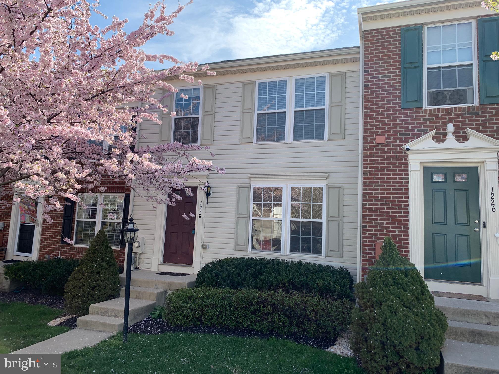 LAKELAND PLACE - Residential