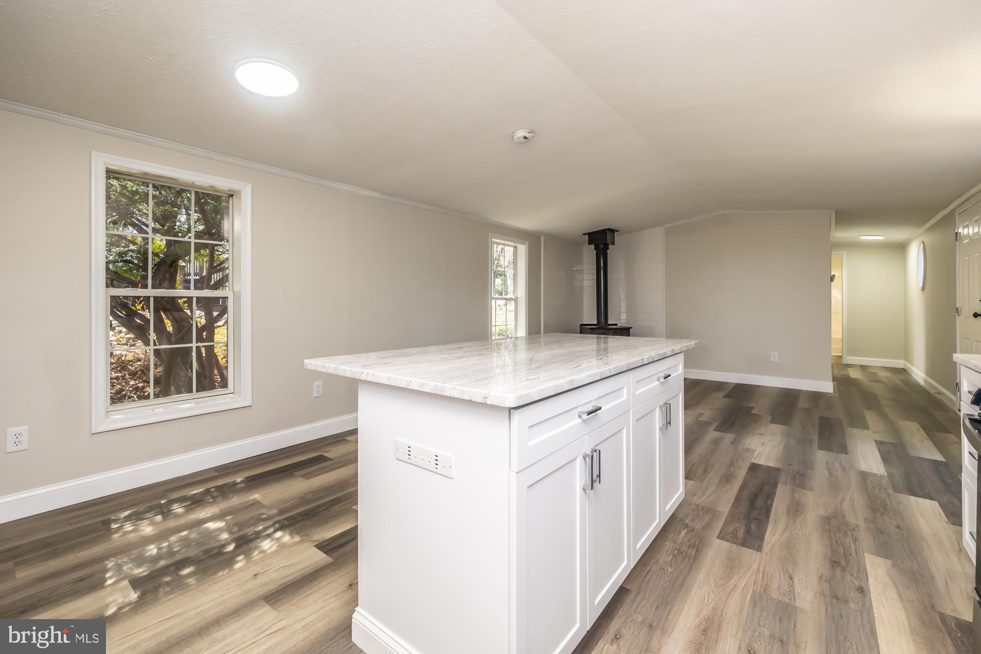 APPLEVILLE EAST - Residential