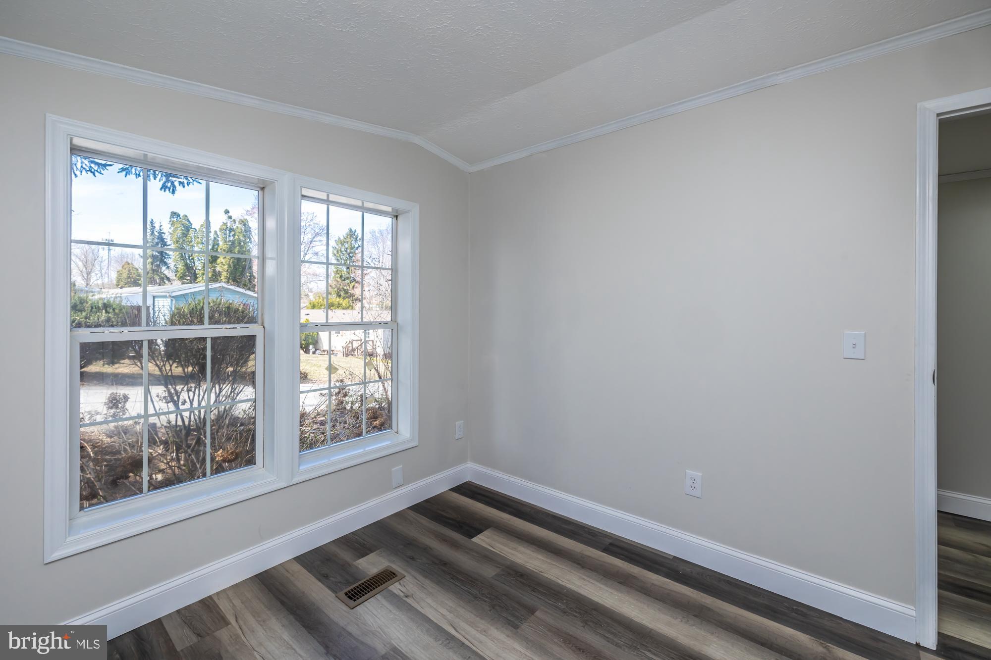 APPLEVILLE EAST - Residential